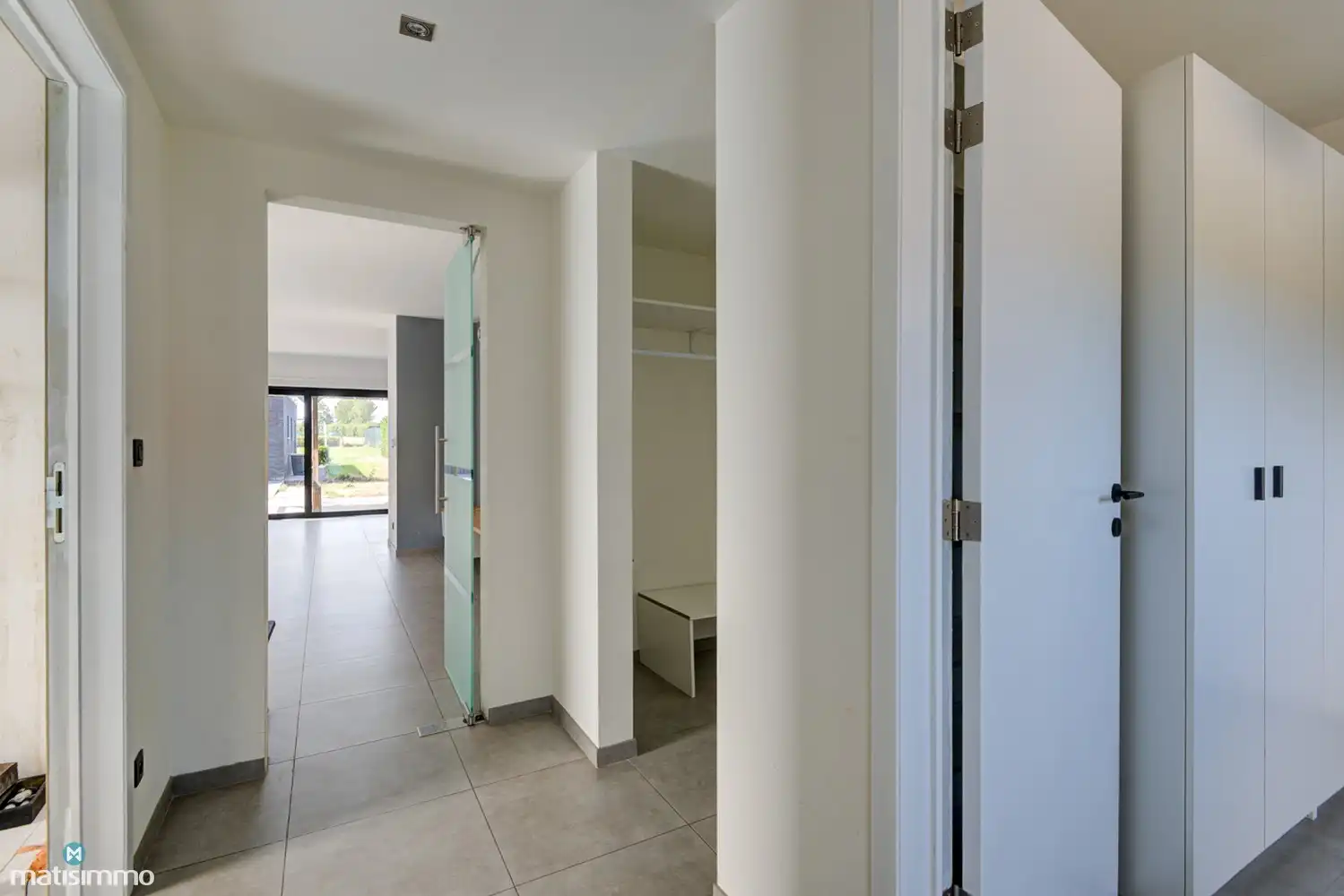 RECENTE EN ENERGIEZUINIGE WONING MET 3 SLAAPKAMERS, RUIM ZUIDWESTGERICHT PERCEEL VAN 3.357 M² EN GARAGE TE WELLEN foto 3