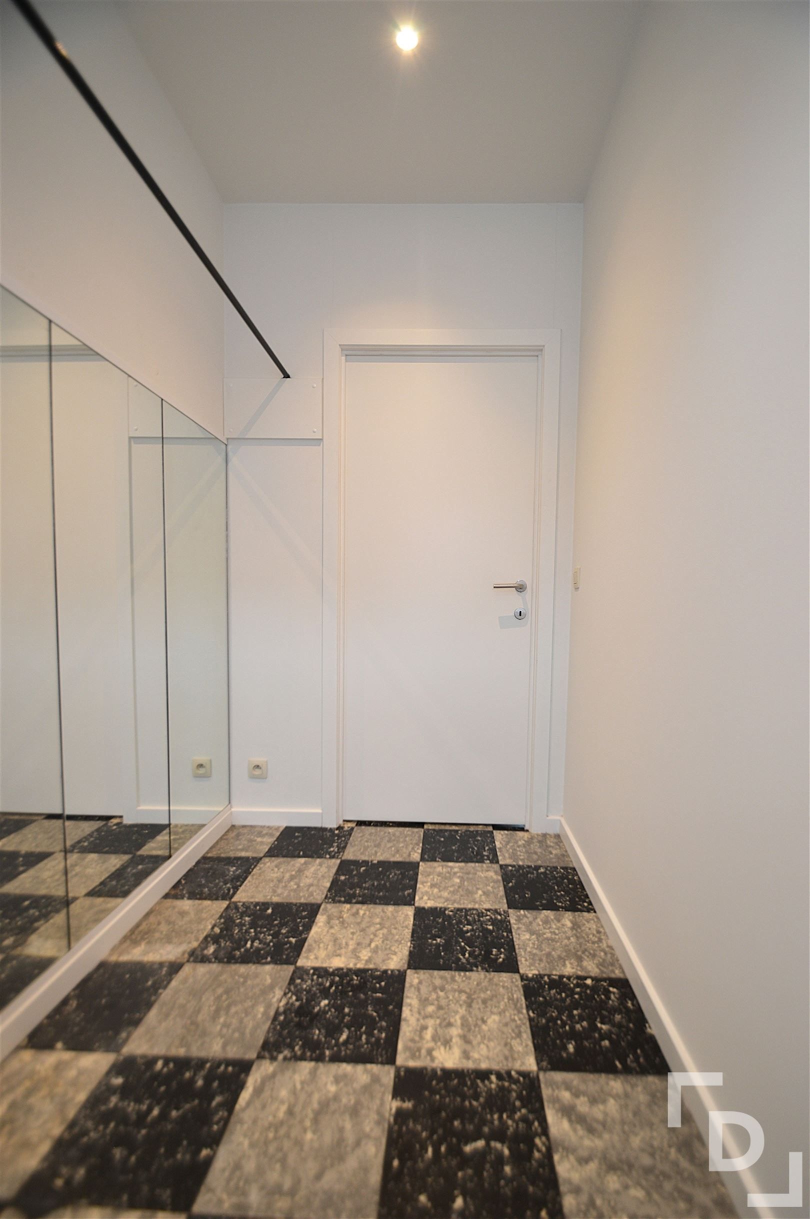 "Gerenoveerde stadswoning in het centrum van Poperinge" foto 26