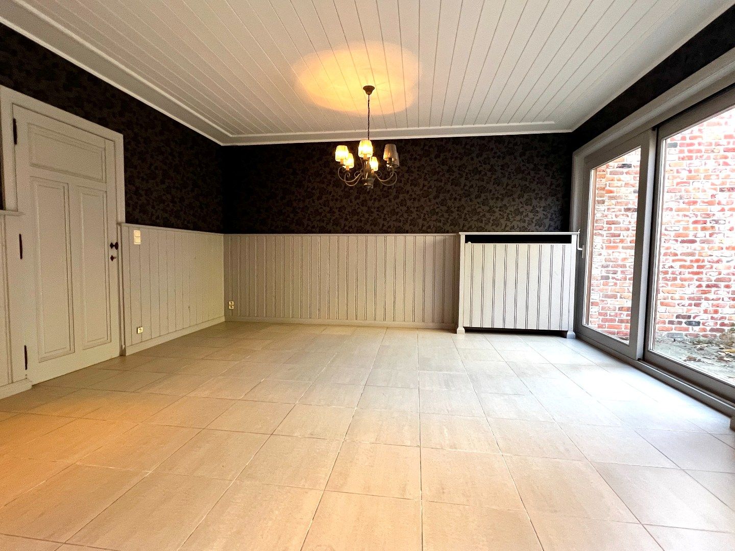 Veelzijdige eigendom met tal van mogelijkheden te koop te Zwevegem! foto 8