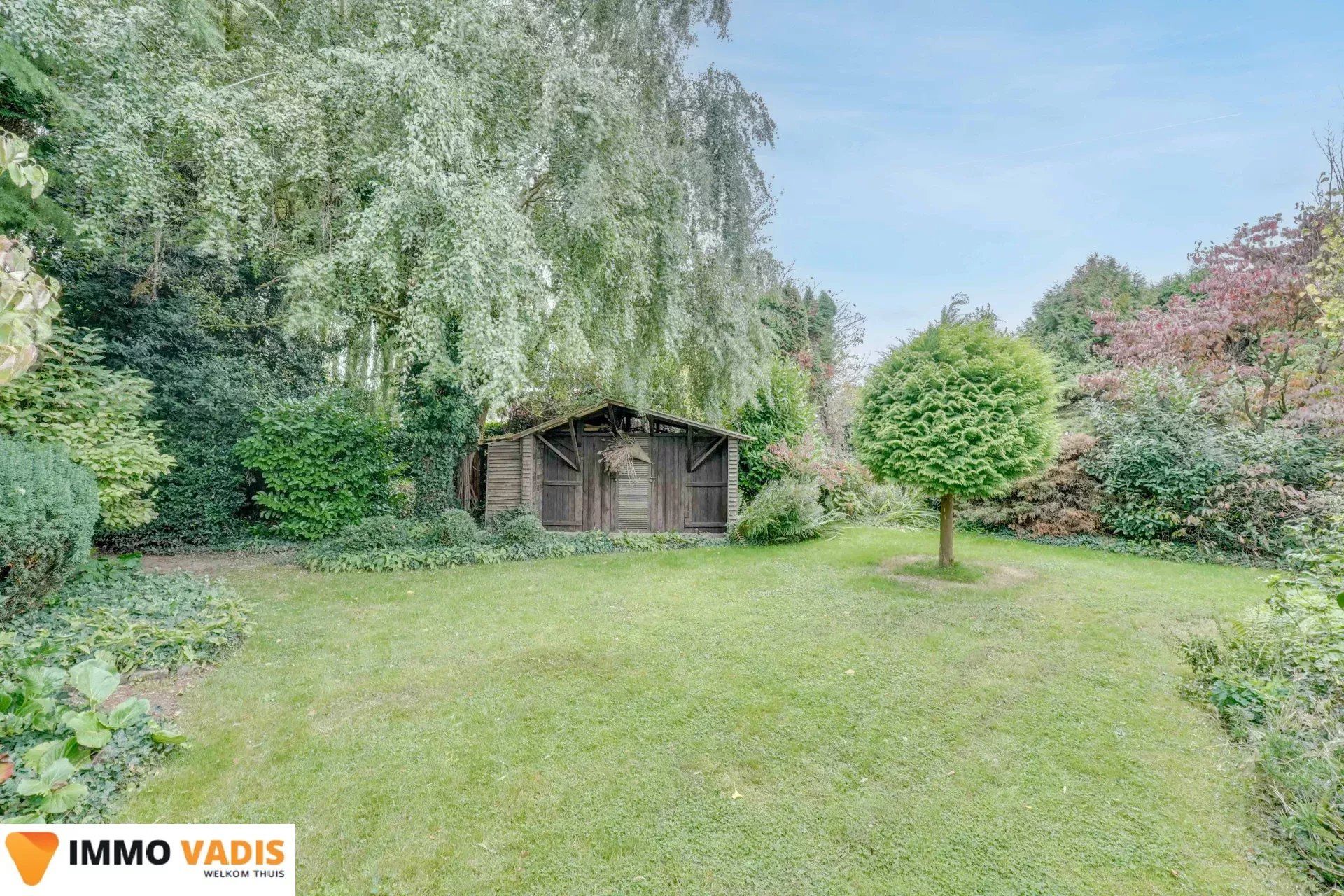 Te renoveren woning met  garage en mooie tuin foto 31