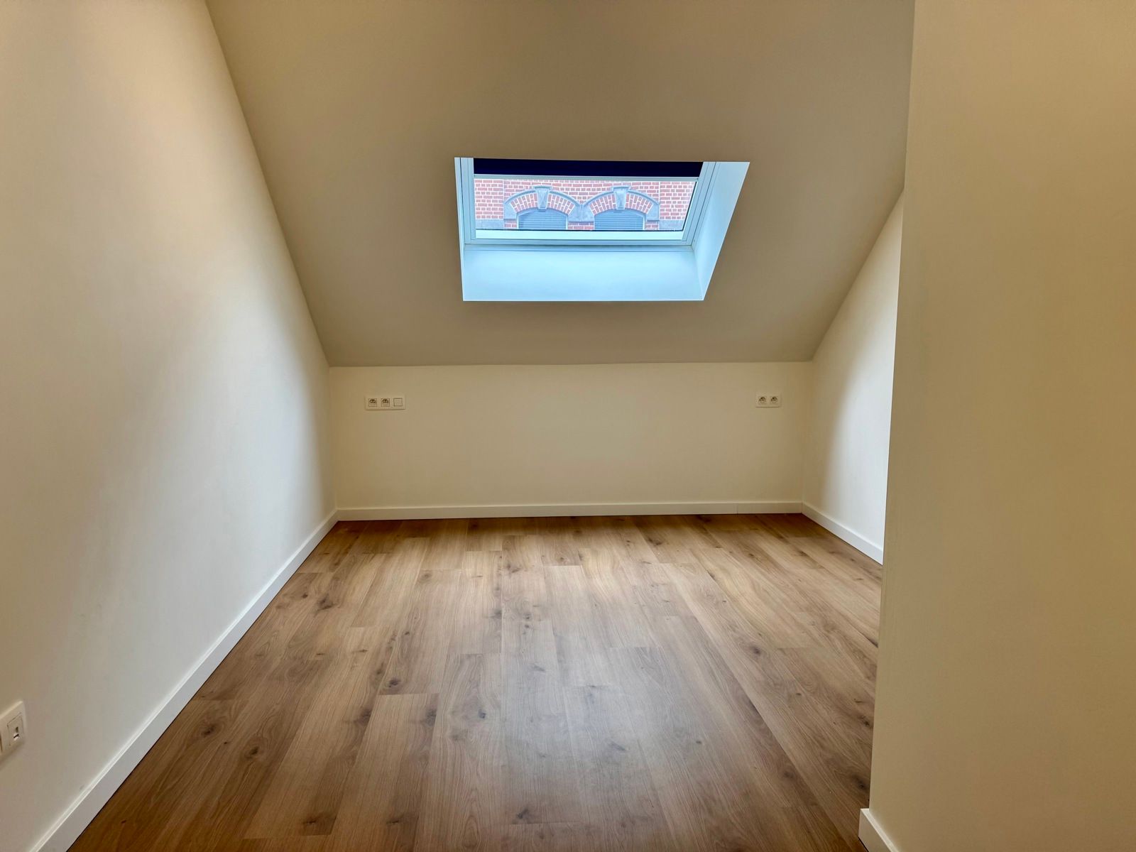 Gerenoveerde rijwoning te huur in centrum Geraardsbergen foto 9