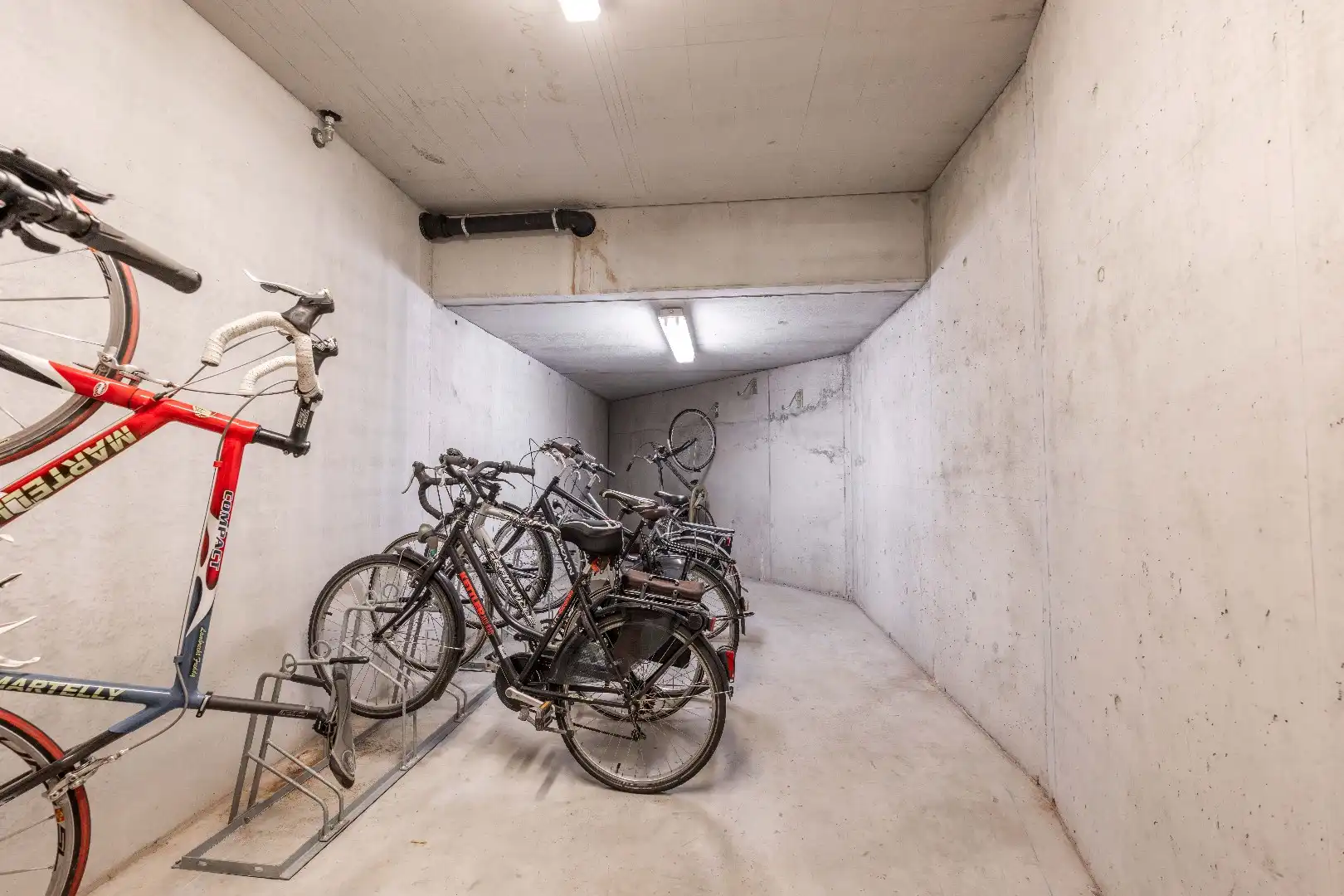 PERFECT ONDERHOUDEN APPARTEMENT (BJ 2018) MET STAANPLAATS & KELDER foto 17