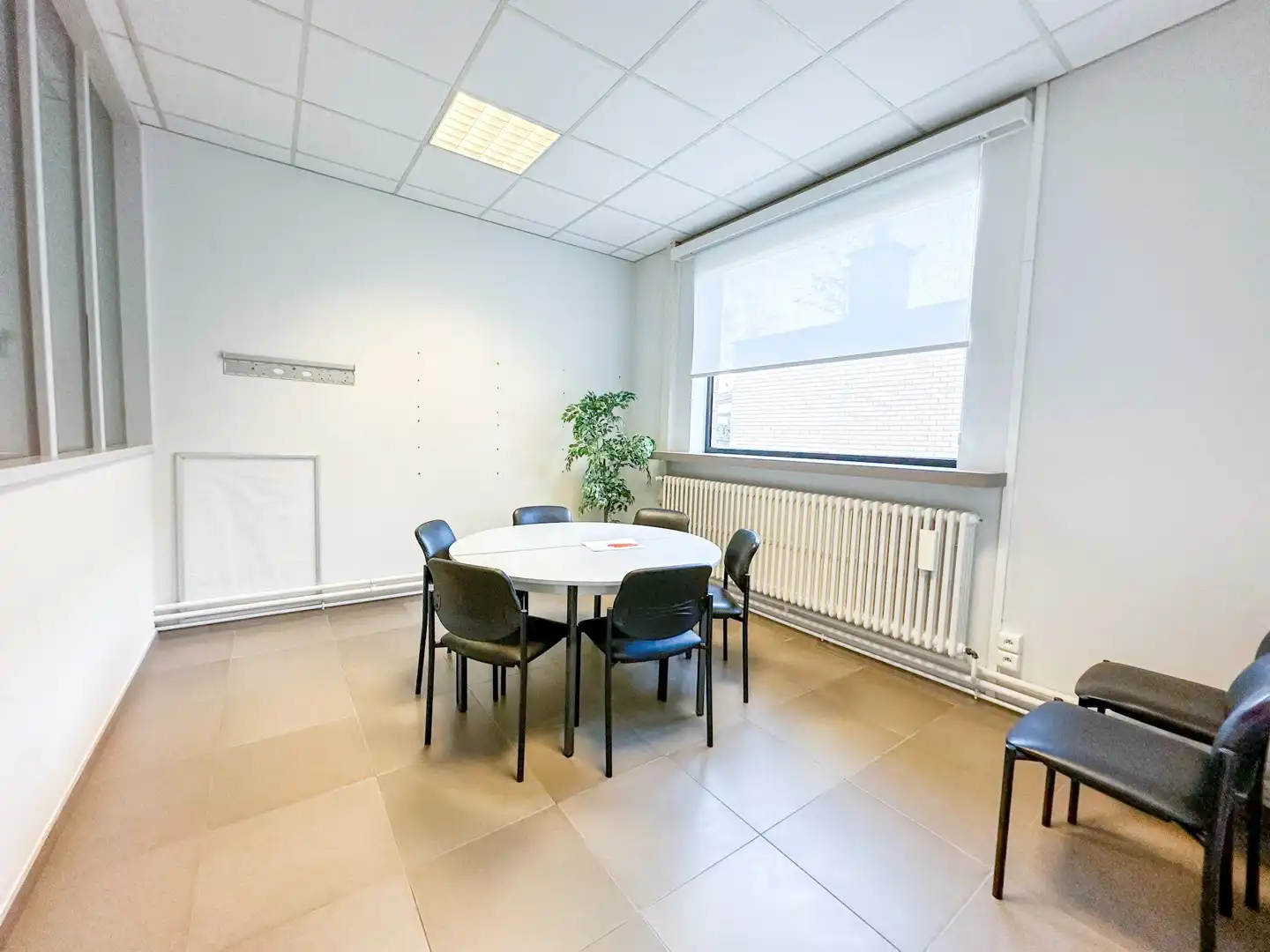 Commercieel gelijkvloers met grote zichtbaarheid in centrum! foto 10