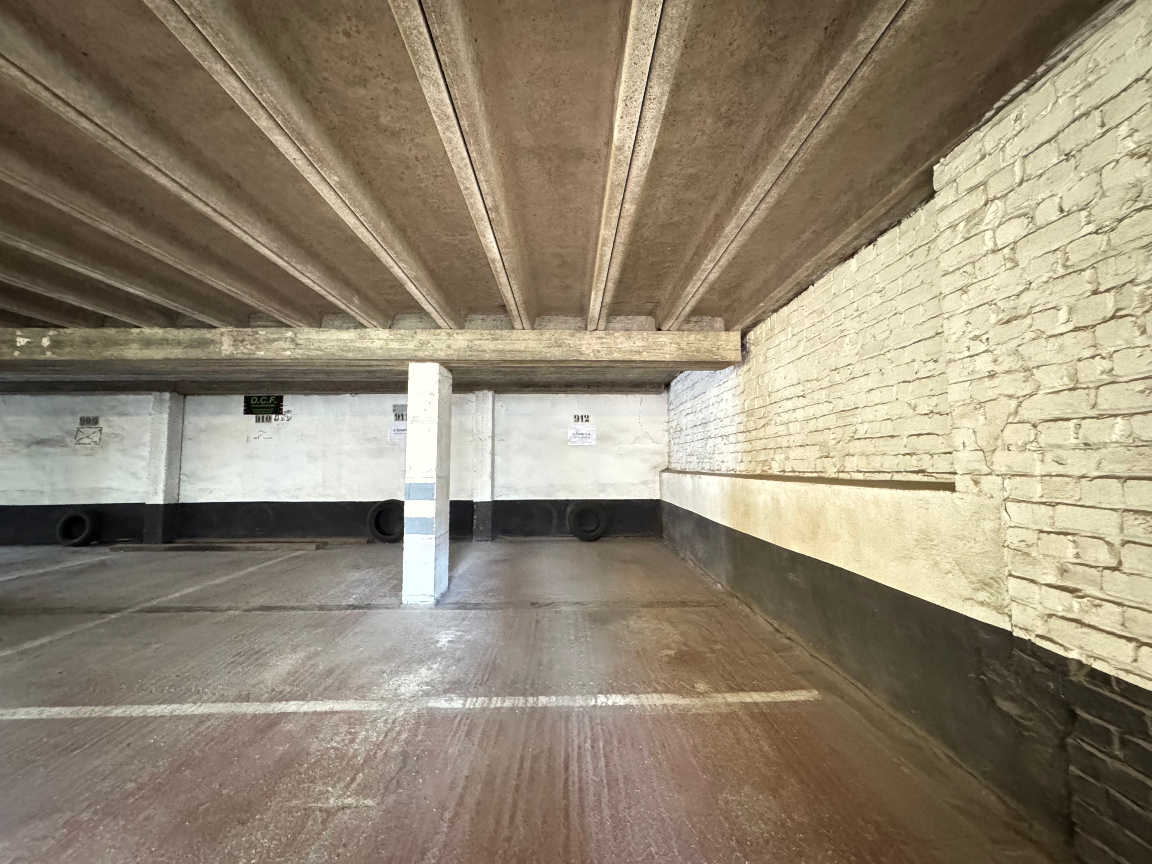 Staanplaats in volle centrum foto 2