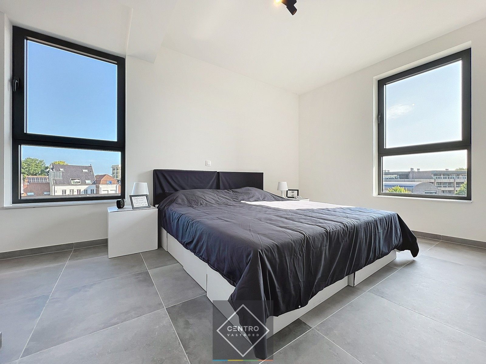 Penthouse (100m²) met RUIME terrassen (33m²) in kleinschalig project pal in het CENTRUM van Kortrijk ! Aankoop aan 6% BTW  mogelijk! foto 14