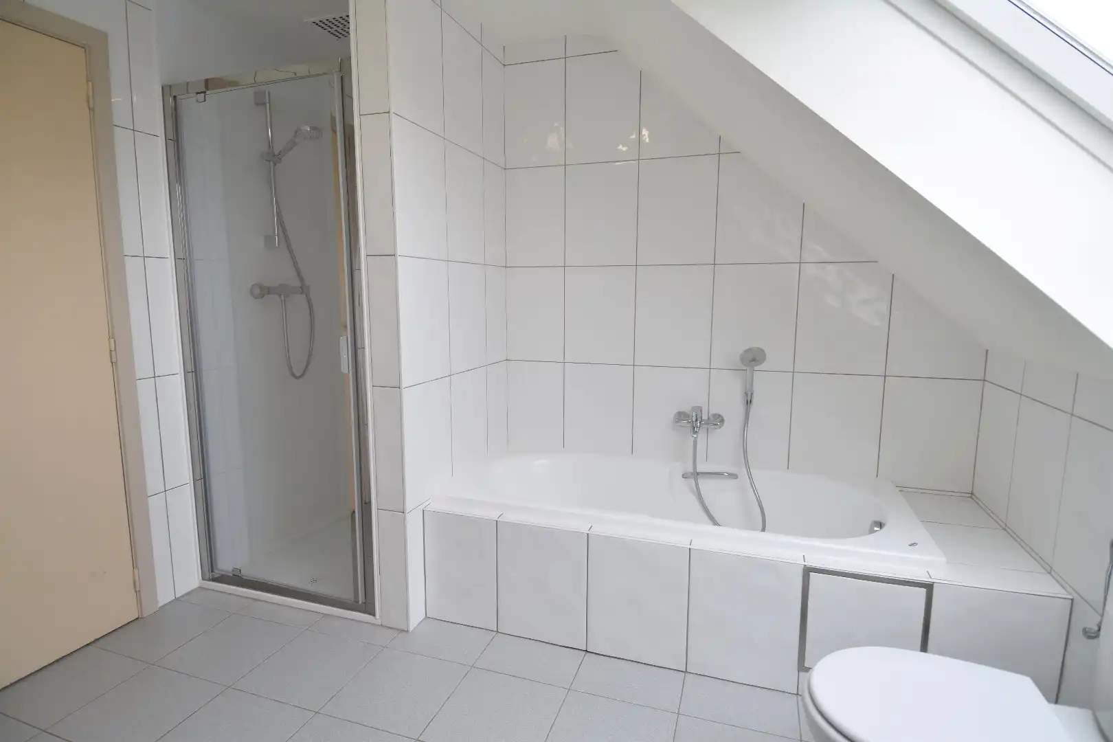 Ruime woning met 4 slaapkamers, tuin en garage in Bellegem foto 12