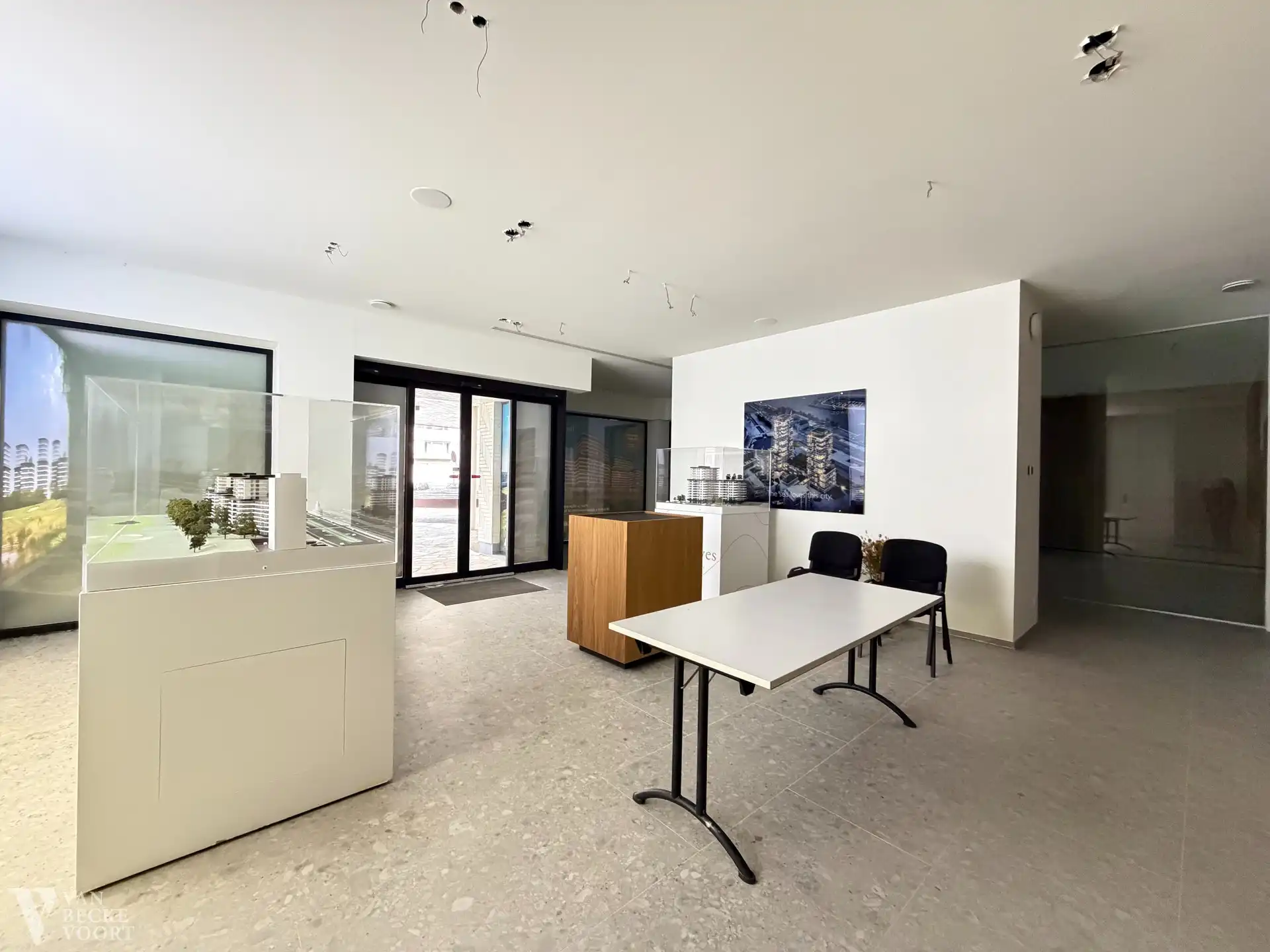Handelsgelijkvloers 130m² foto 4