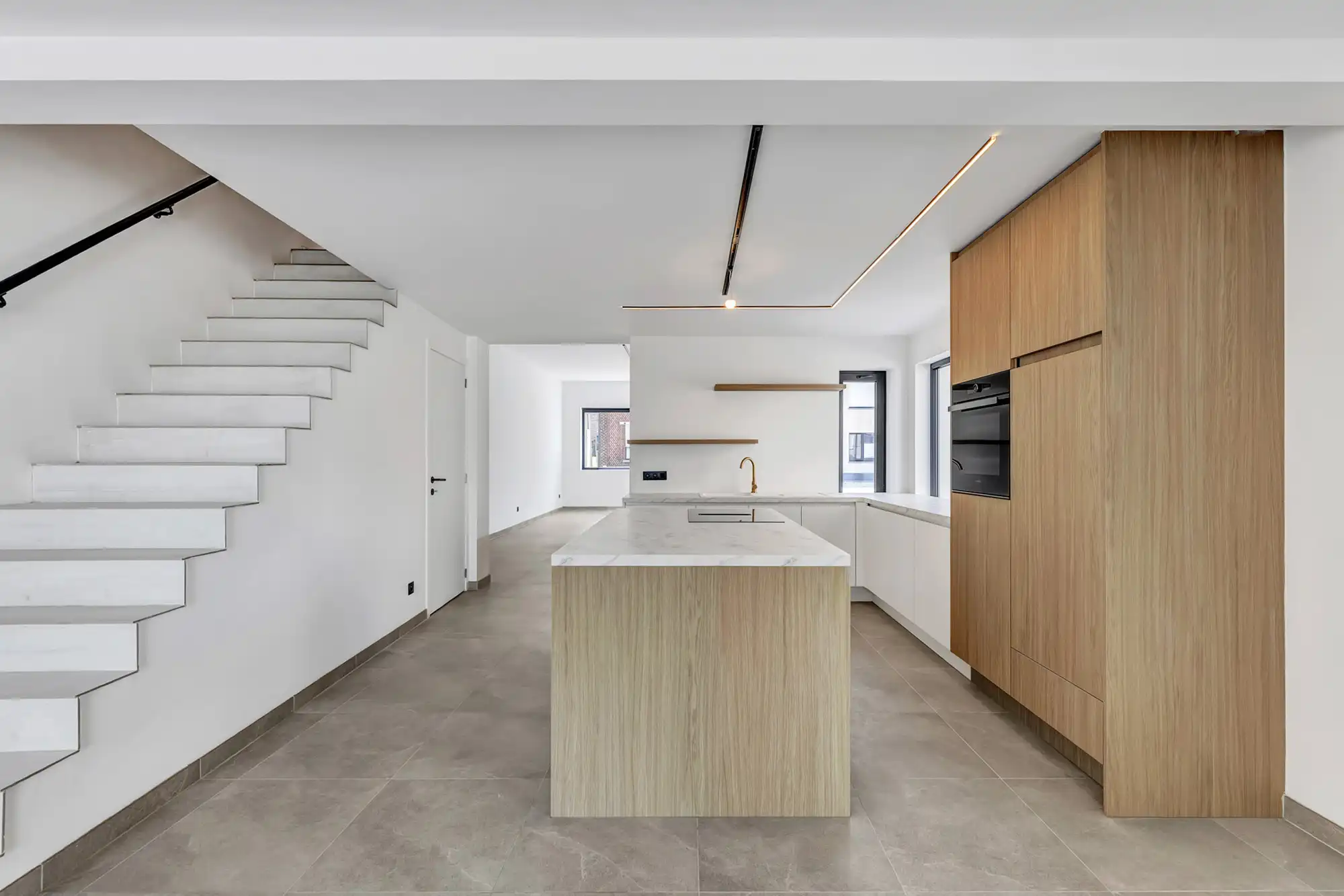 Volledig gerenoveerde woning met 3 slpks en tuin foto 8