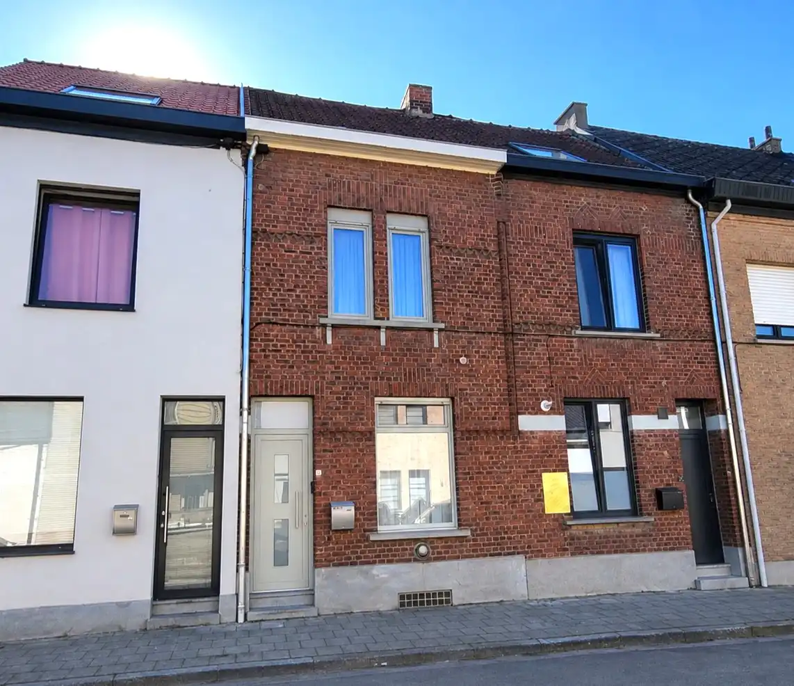 Deze charmante woning met karakter is gelegen op wandelafstand van het station en centrum, biedt een verrassend ruime en praktische indeling, ideaal voor starters of investeerders.  foto 2