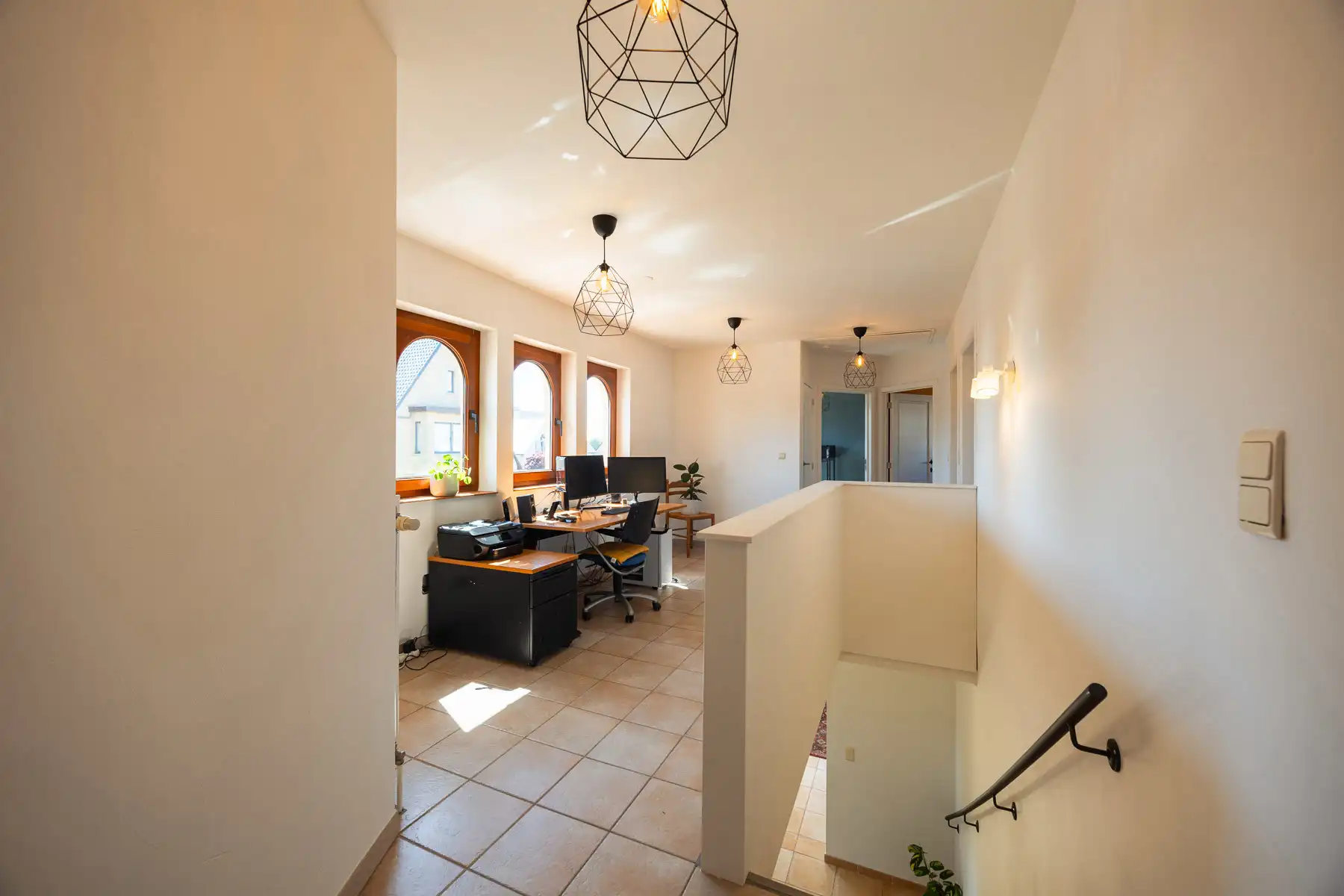 Rustig gelegen ruime villa in Spaanse stijl met grote tuin foto 22