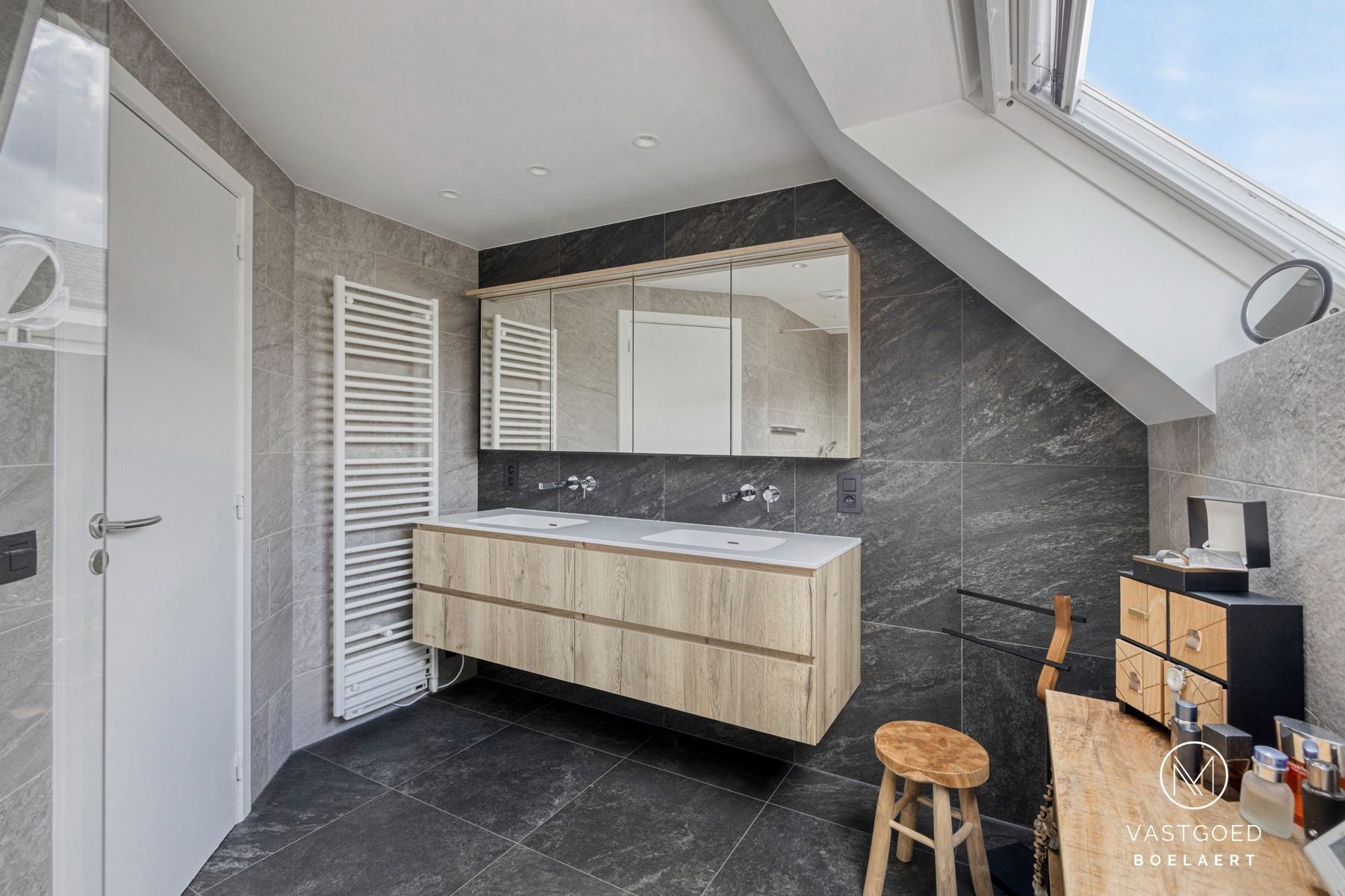 Ruime instapklare villa met sauna en dubbele garage. foto 17