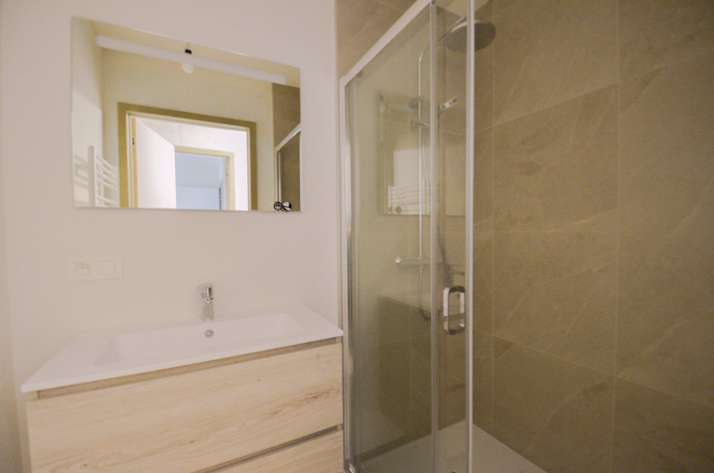 Nieuwbouw BEN-woning(bijna energie neutrale woning) in een autovrije, groene omgeving. foto 17