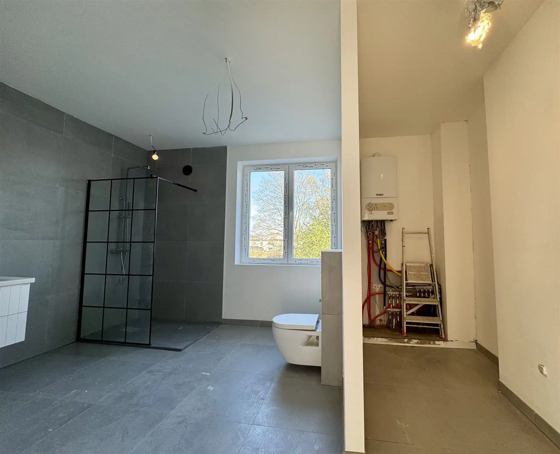 Gerenoveerde woning in het centrum van Maaseik! foto 10