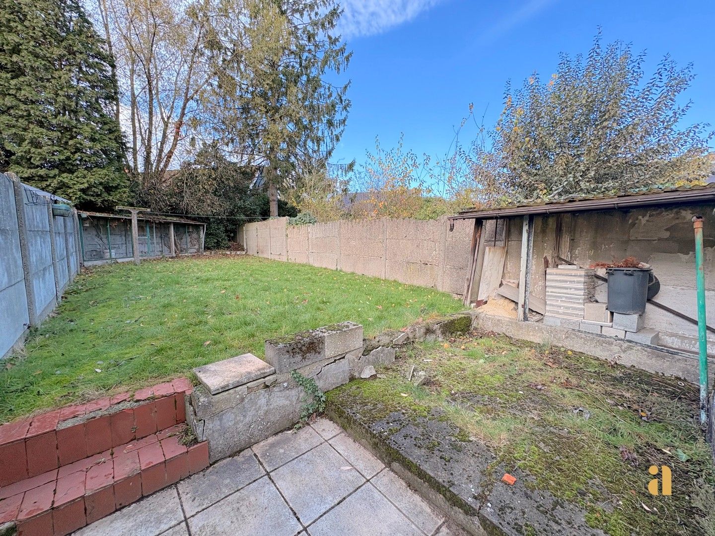 Mooie renovatiekans: ruime tuin en immens veel potentieel foto 16