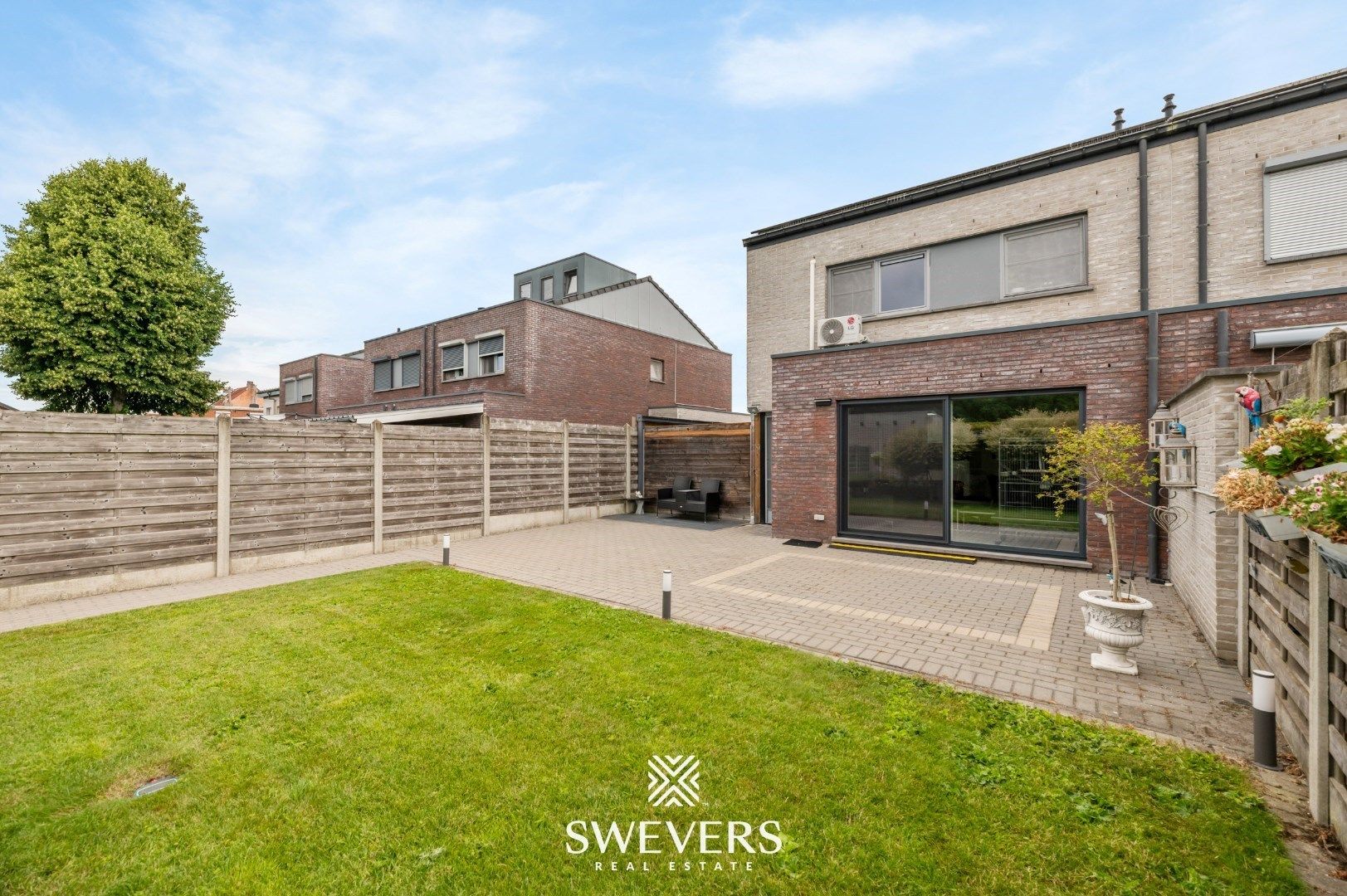 Instapklare halfopen woning met vernieuwde keuken, tuin en garage in Leopoldsburg foto 24