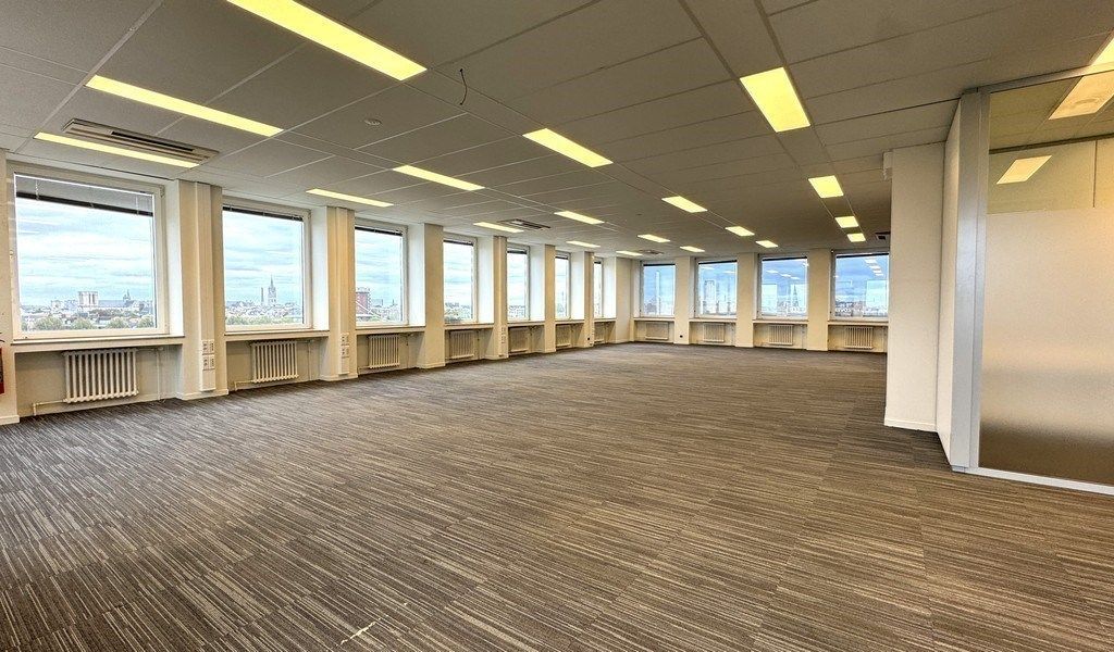 Kantoren te huur aan de Martelaarslaan te Gent foto 5