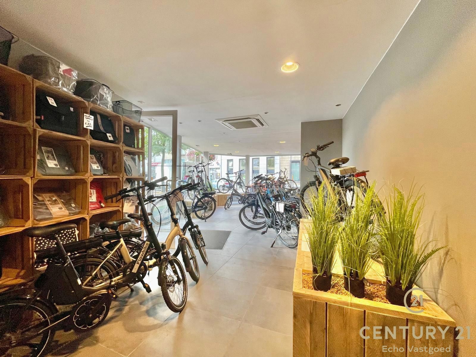 Handelsruimte te huur op toplocatie in hartje centrum! foto 8