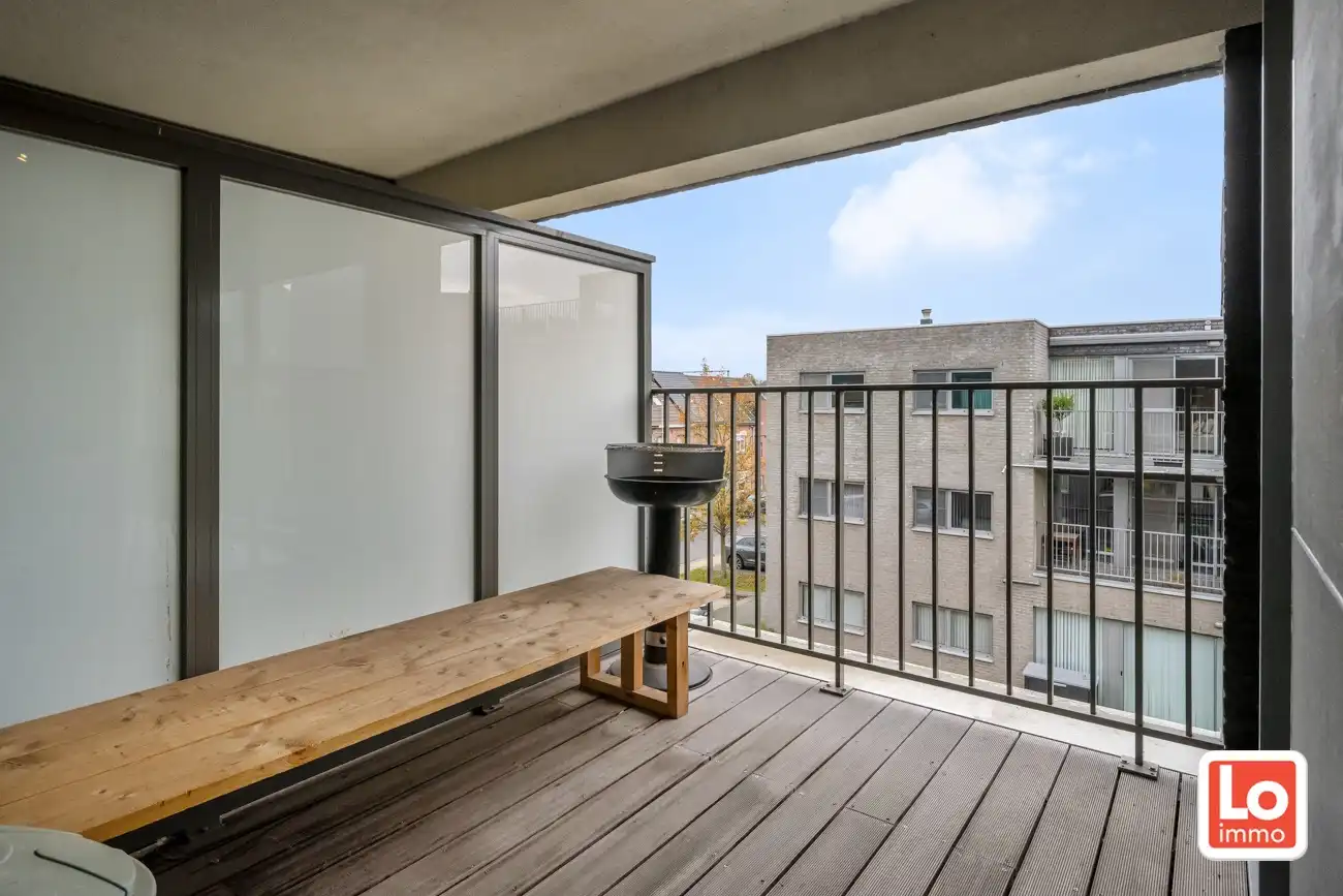 IN OPTIE! Ruim instap klaar appartement met overdekt terras en ondergrondse autostaanplaats op een toplocatie vlakbij het centrum van Lokeren! foto 10
