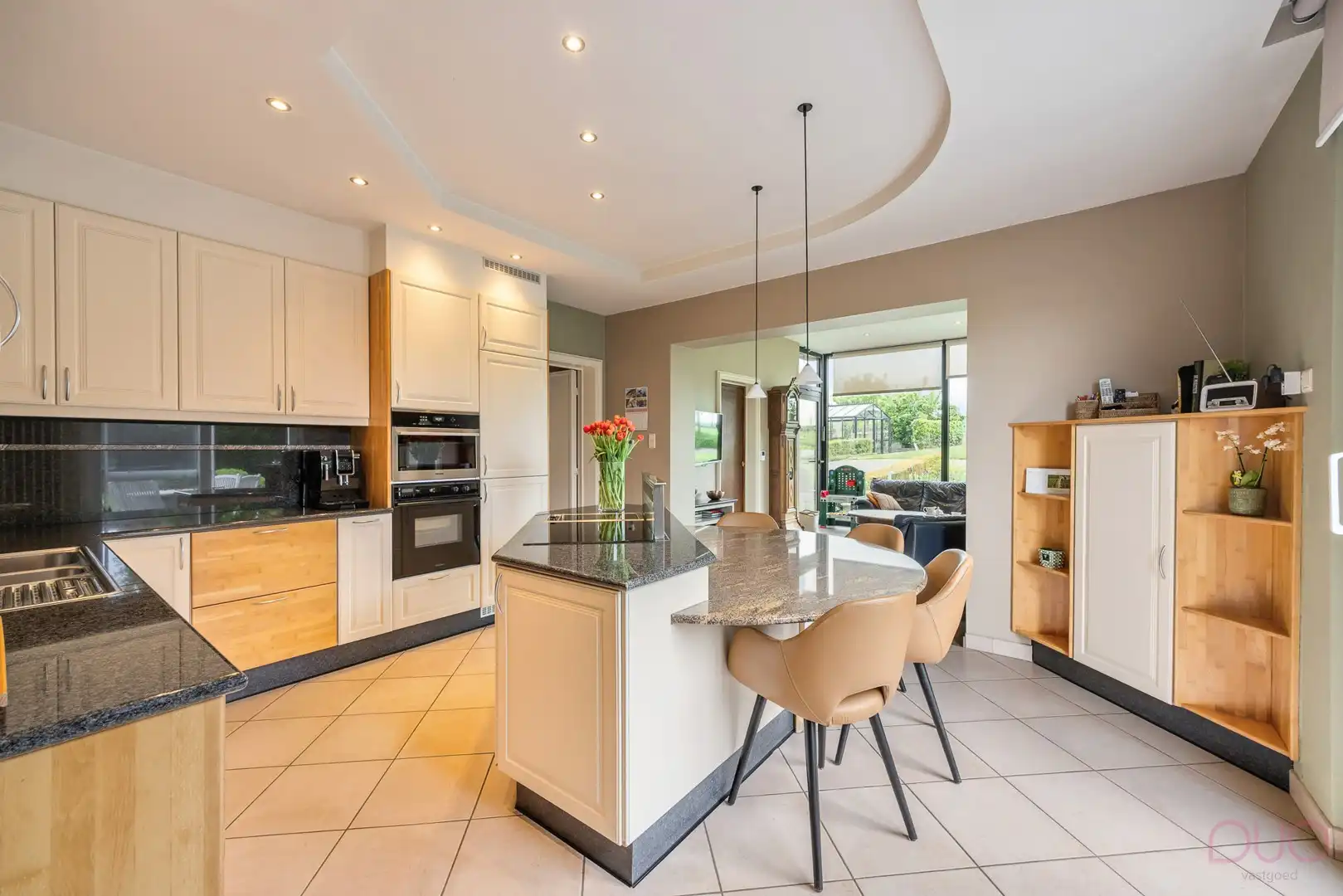 Statige herenwoning met mooie tuin en charmante schuur | 4 slpk + mogelijkheid praktijkruimte foto 12
