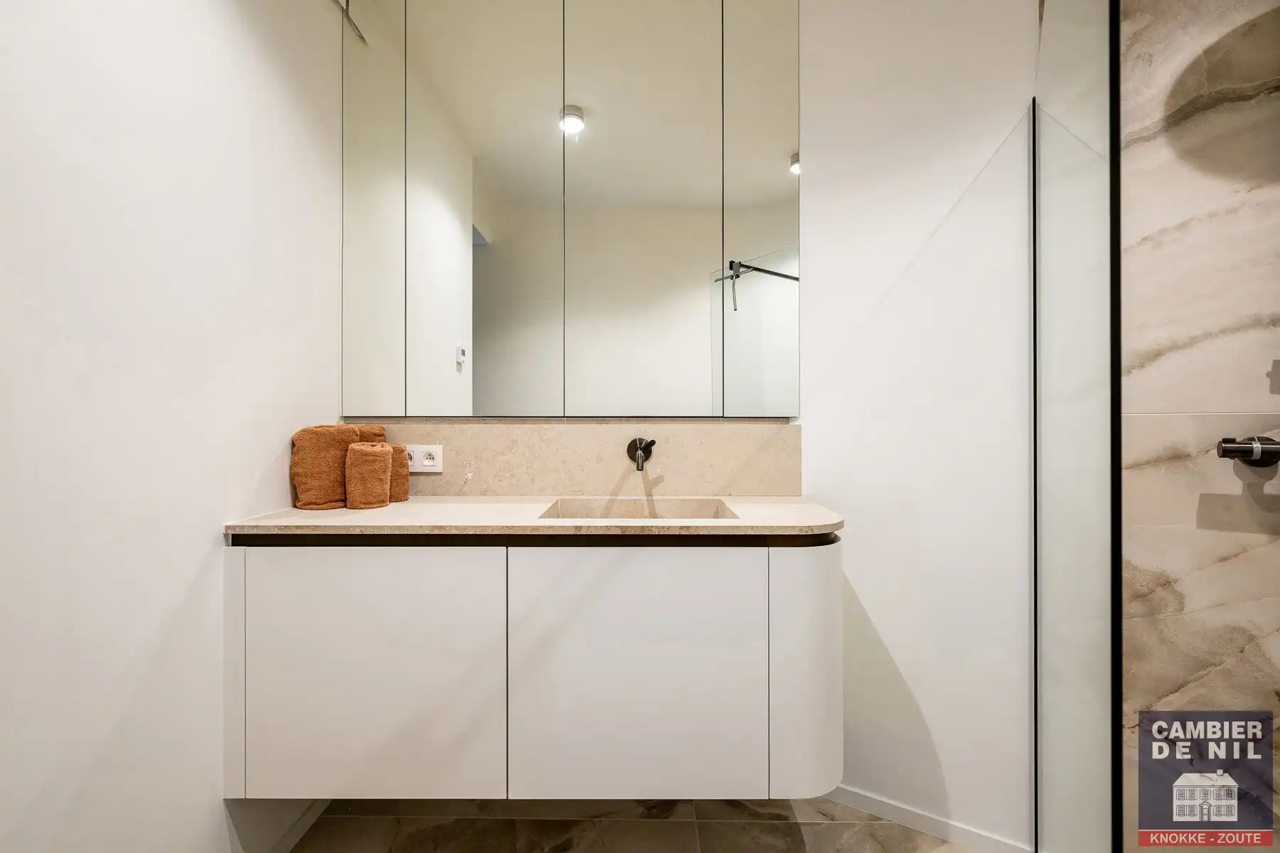 Luxueus nieuwbouw appartement met panoramisch uitzicht over Knokke-Heist, hinterland en zee foto 20