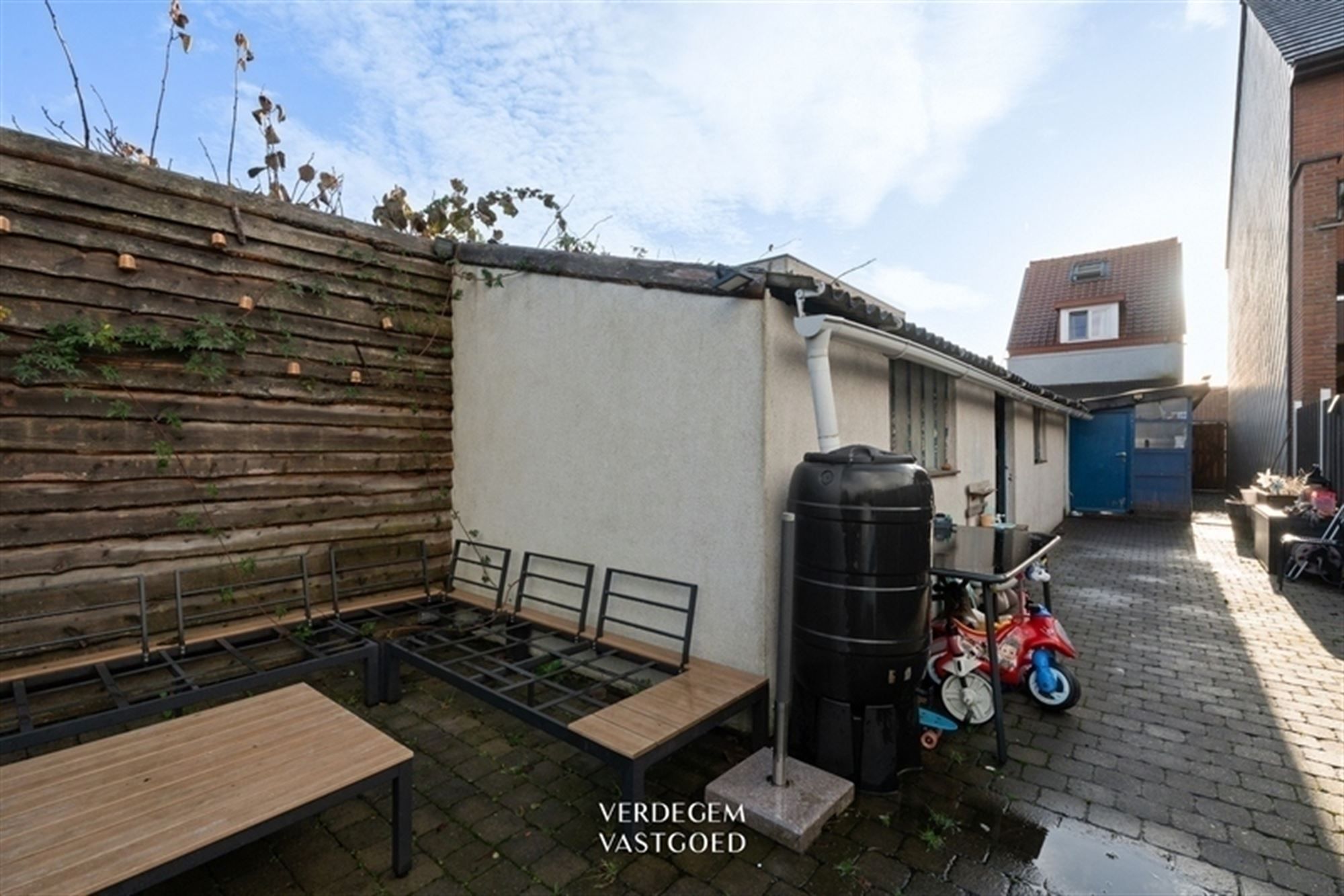 Gezellige gezinswoning met tuin en werkplaats in het centrum foto 15