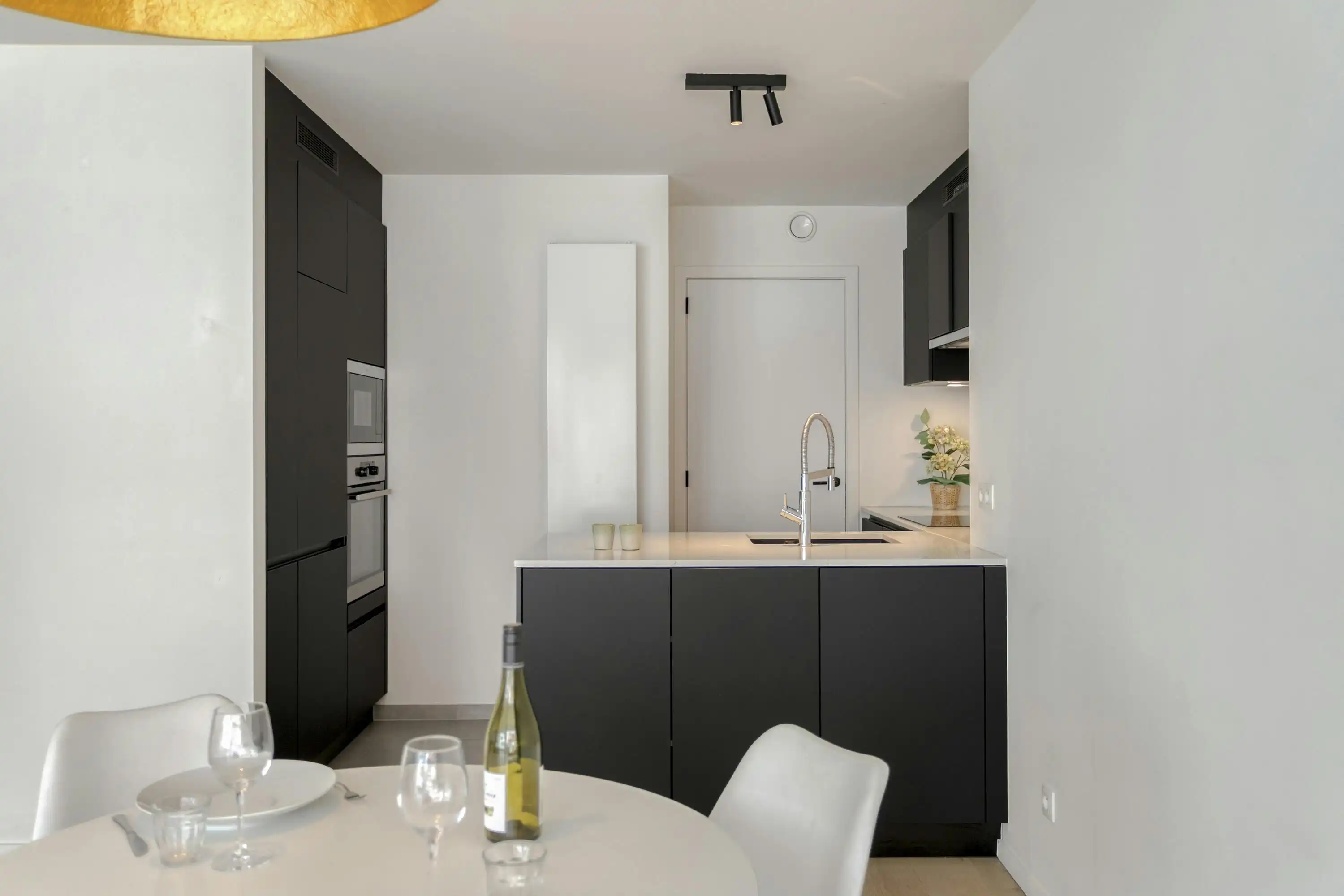 Recent appartement nabij het centrum te koop in Waregem foto 5