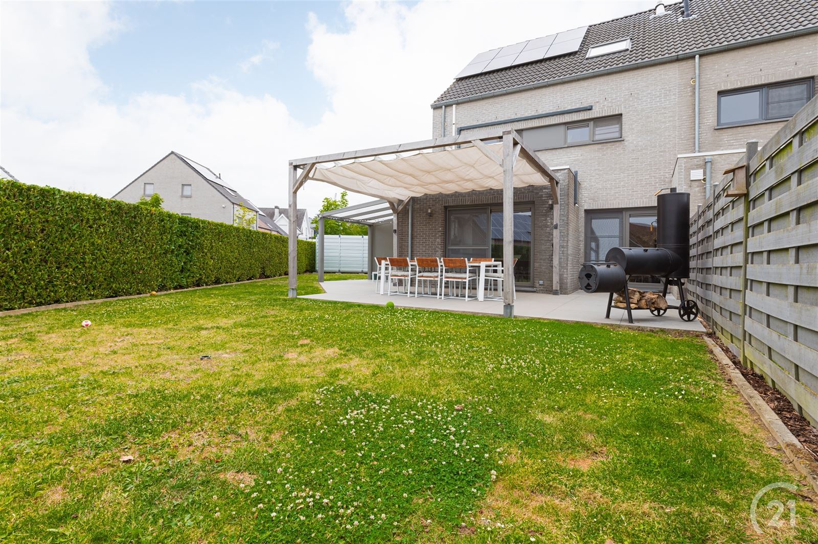 Moderne,  luxueuse  3 gevelwoning met tuin en carport op 3 are 77 foto 2