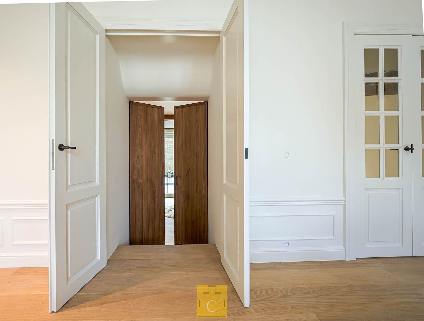 pas gerenoveerd diephuis op iconisch stadsplein, een meesterwerk van historiek en hedendaagse luxe foto 6