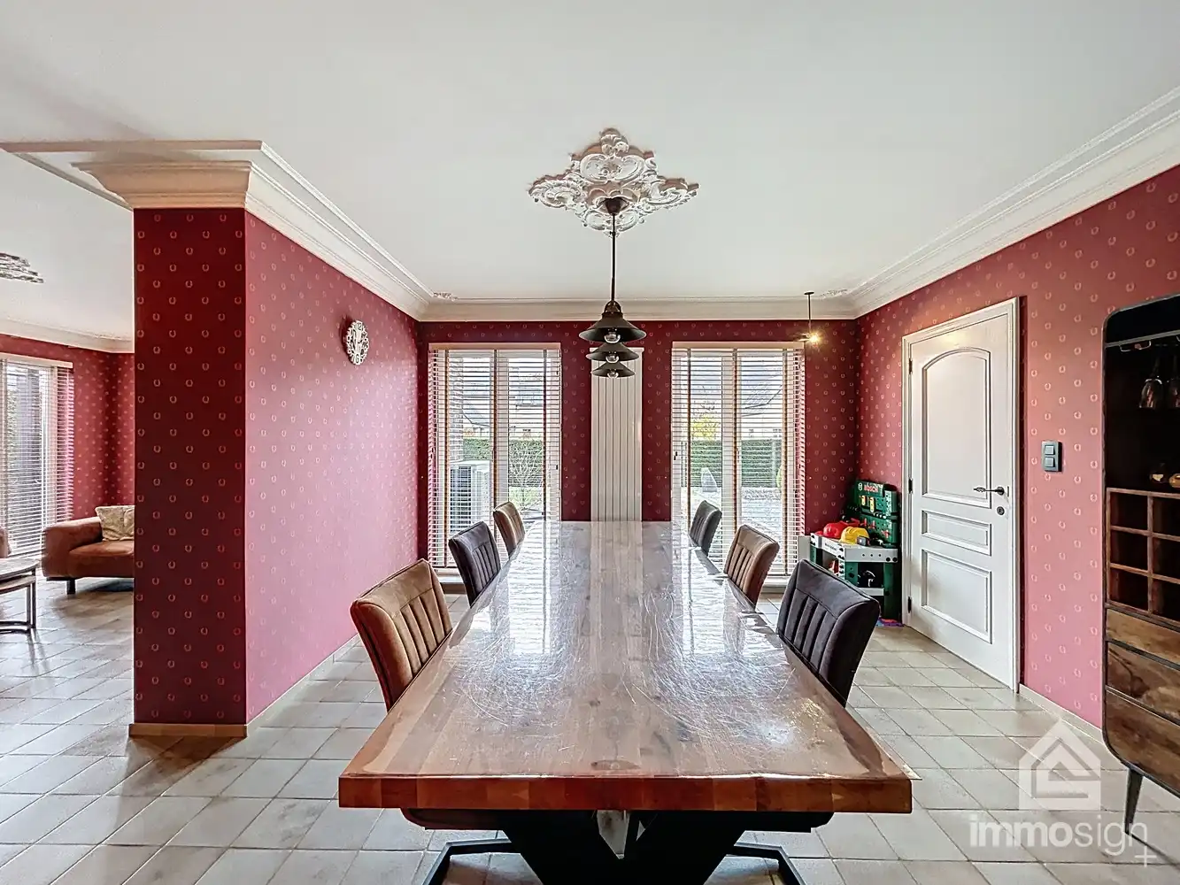 Karaktervol landhuis op 2318 m² in groene, rustige omgeving foto 4