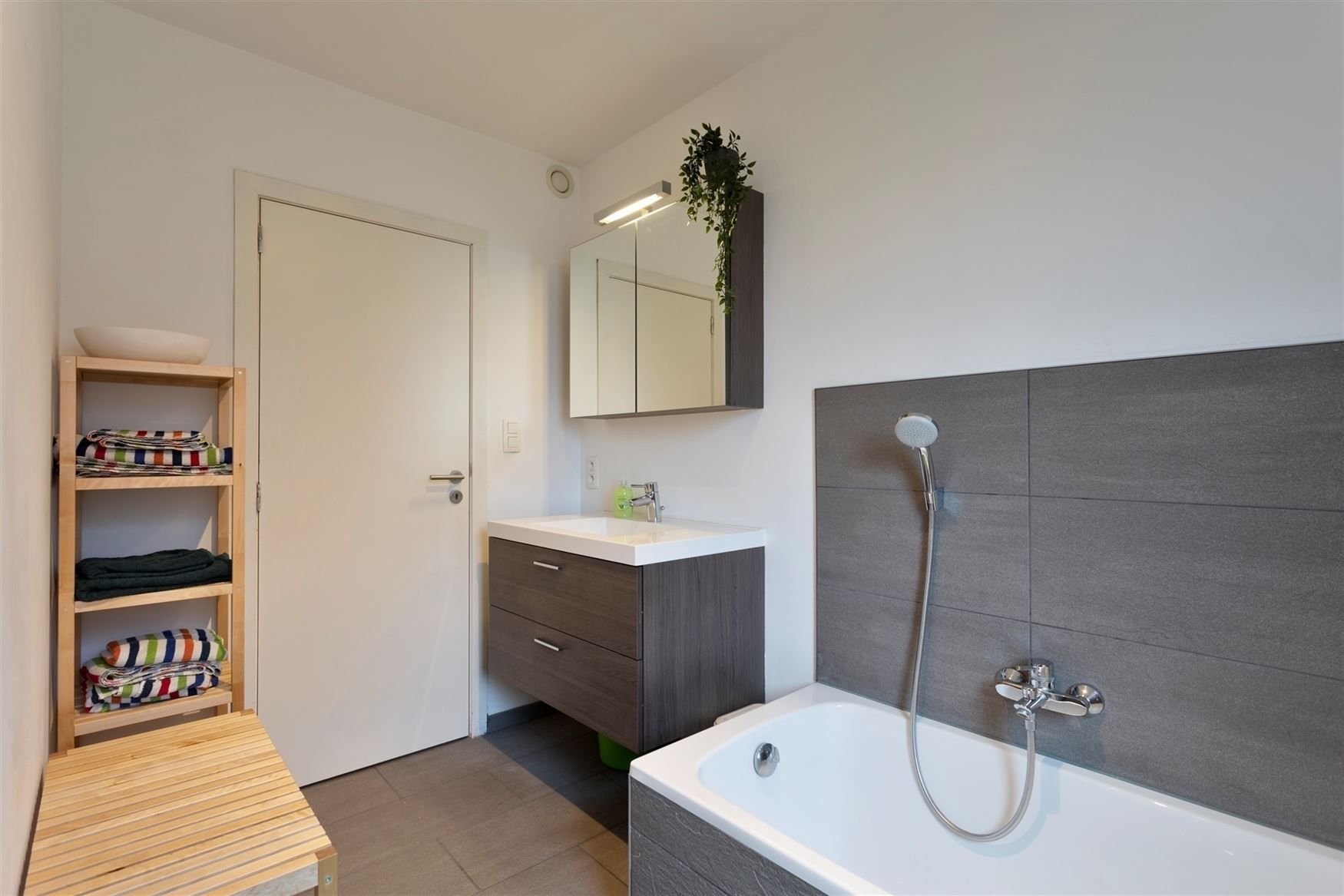 Appartement met tuin en privatieve autostaanplaats foto 6