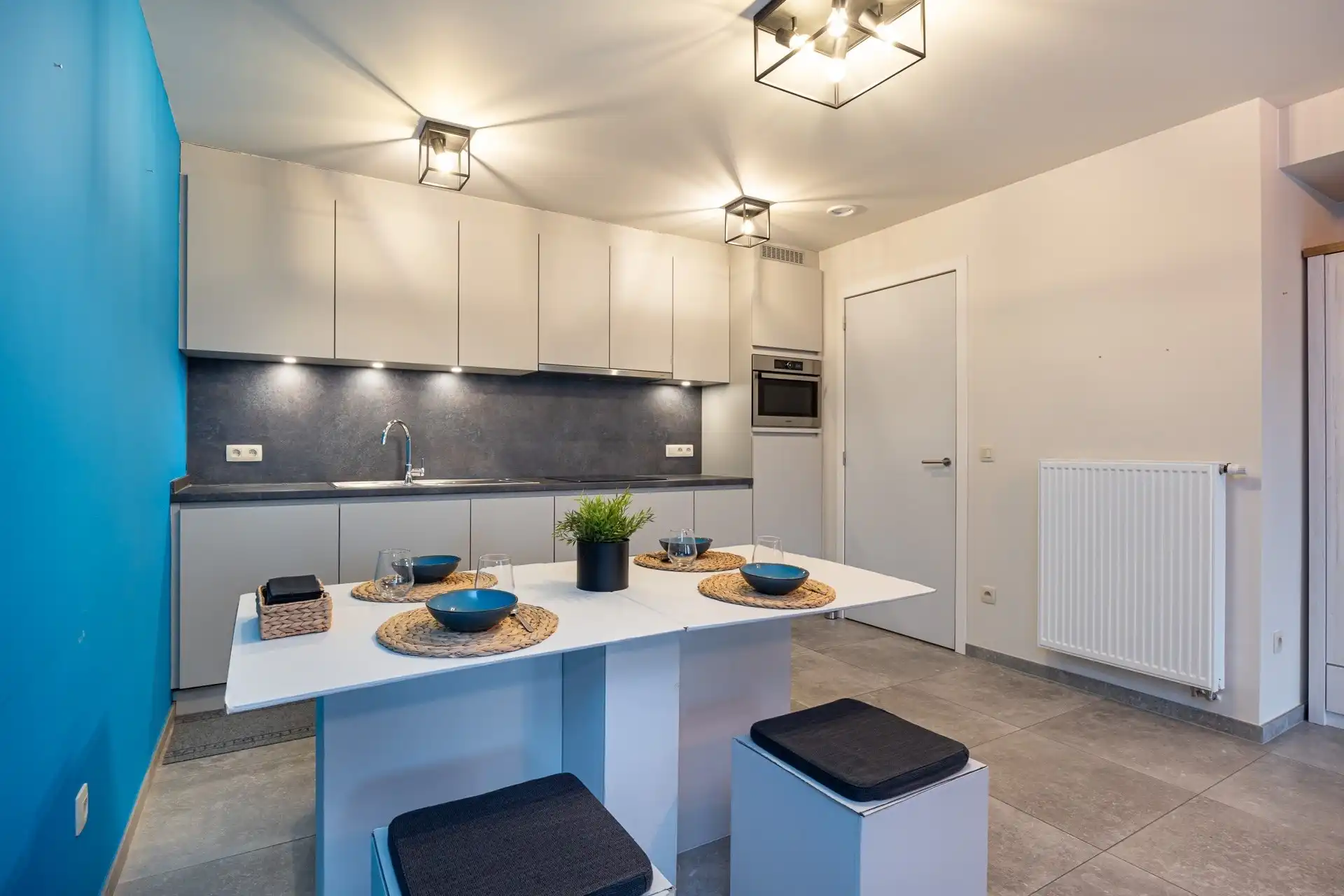 Uitstekend gelegen gelijkvloers appartement met 1 slaapkamer en carport (62m²) foto 2