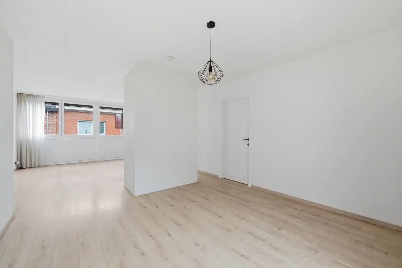 Instapklaar 2-slaapkamerappartement nabij het centrum van Kortrijk foto 5