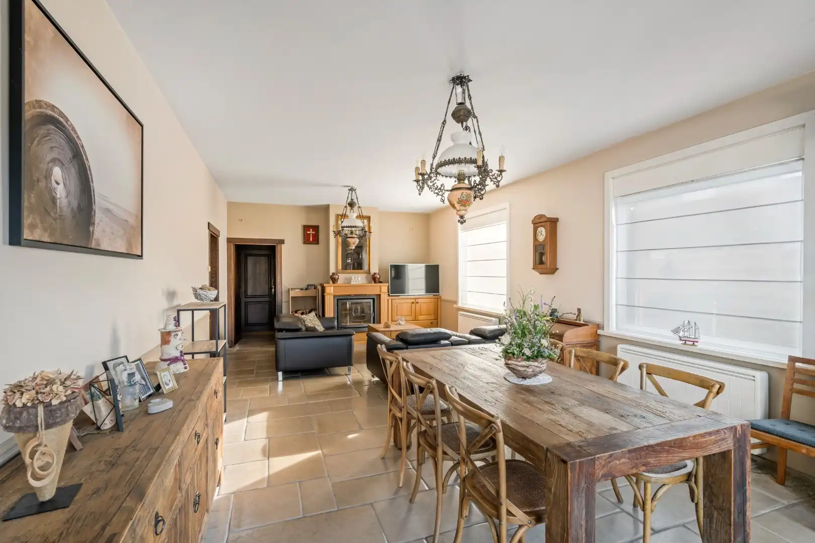 Instapklare woning met 4 slaapkamers, garage en tuin in Sint-Eloois-Winkel (Ledegem) foto 3