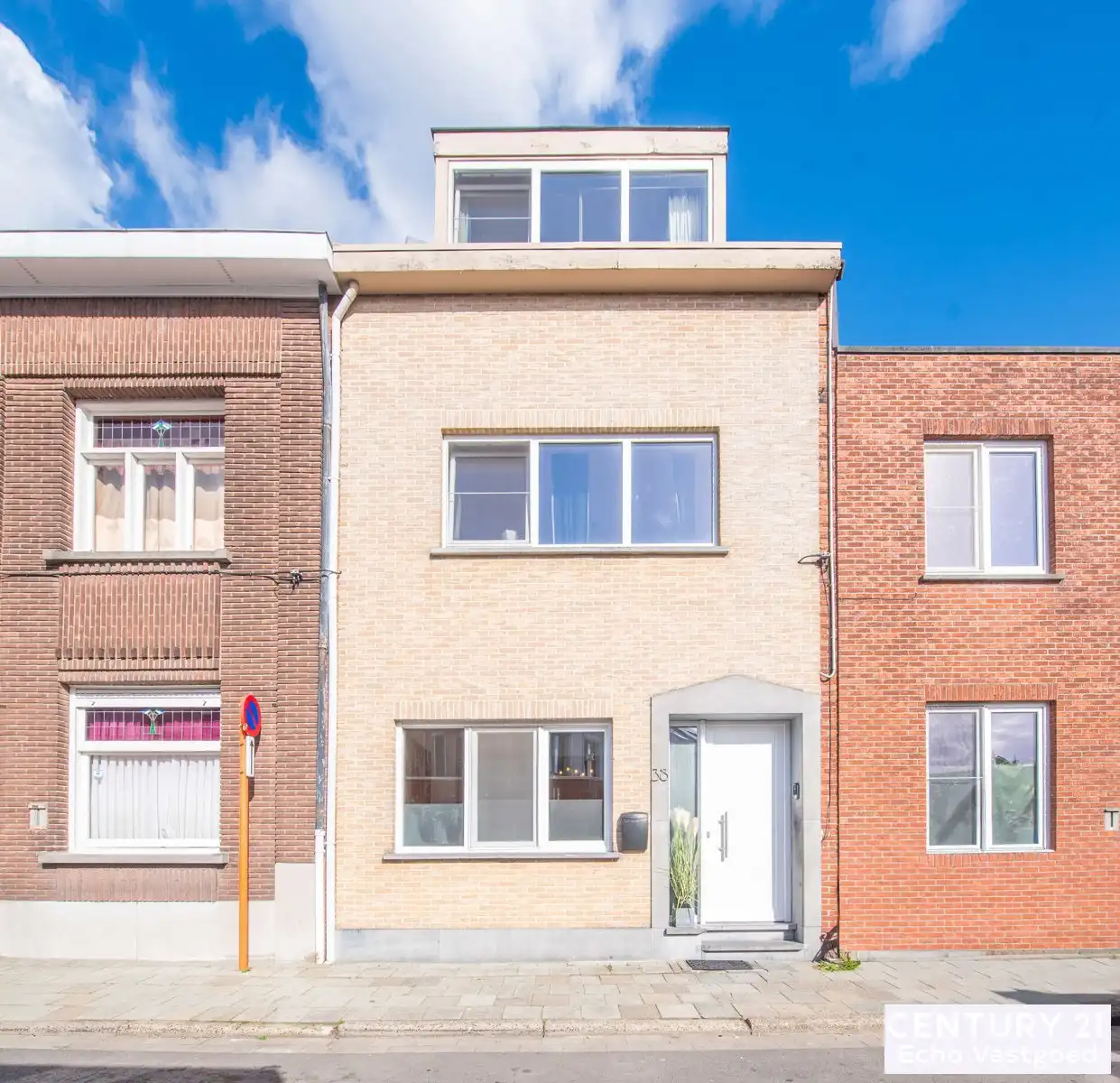 Ruime, gerenoveerde woning met 4 slpk en stadstuin foto 46