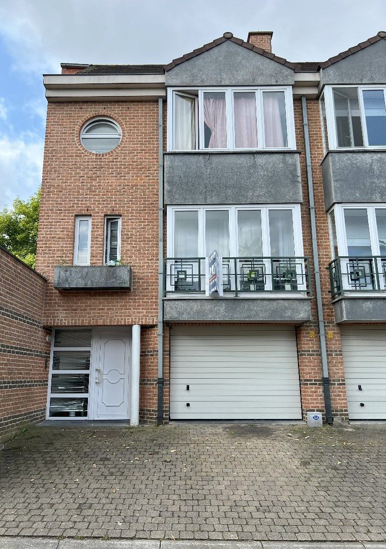Ruime stadswoning te Diest : 3 slpks, terras, garage foto {{pictureIndex}}