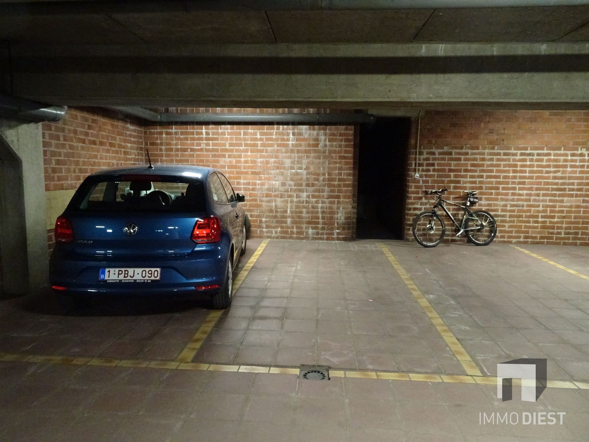 Comfortabel appartement met 2 slpks, 2 terrassen en parkeerplaats foto 4