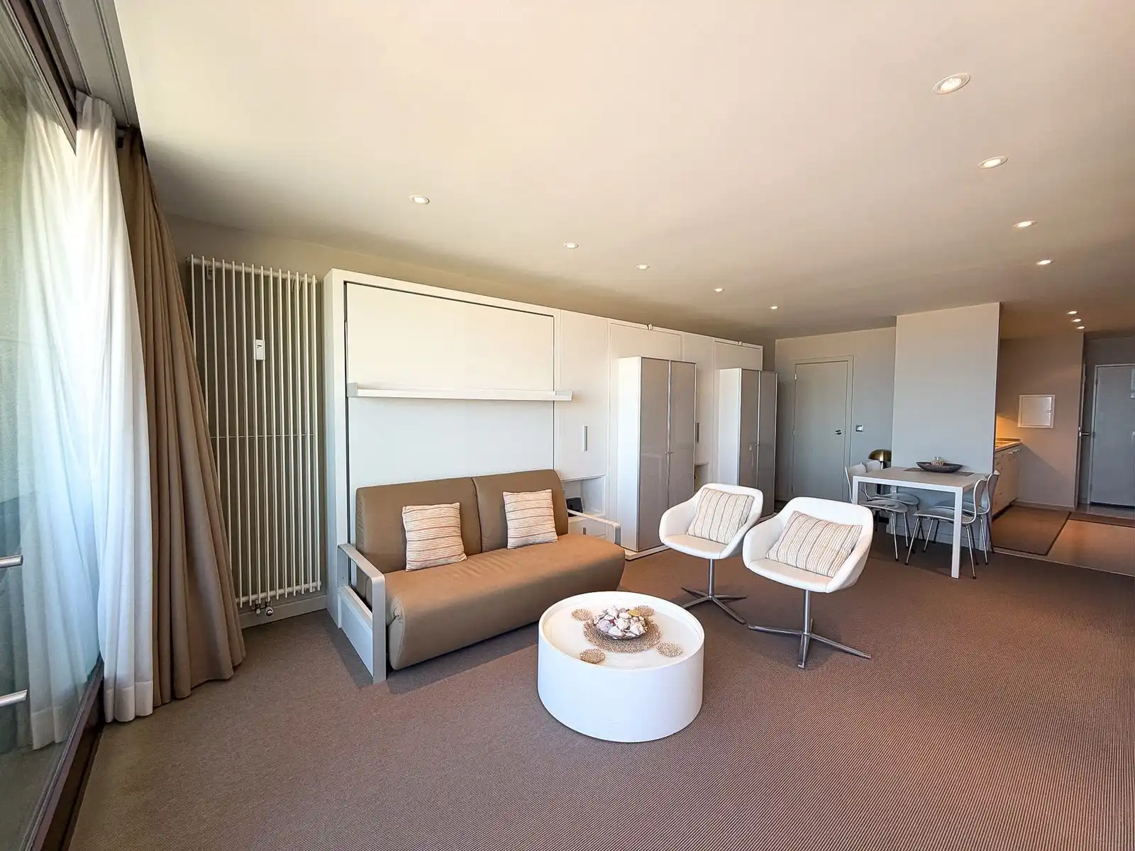 Uitzonderlijke studio met terras en fantastisch zeezicht foto 6