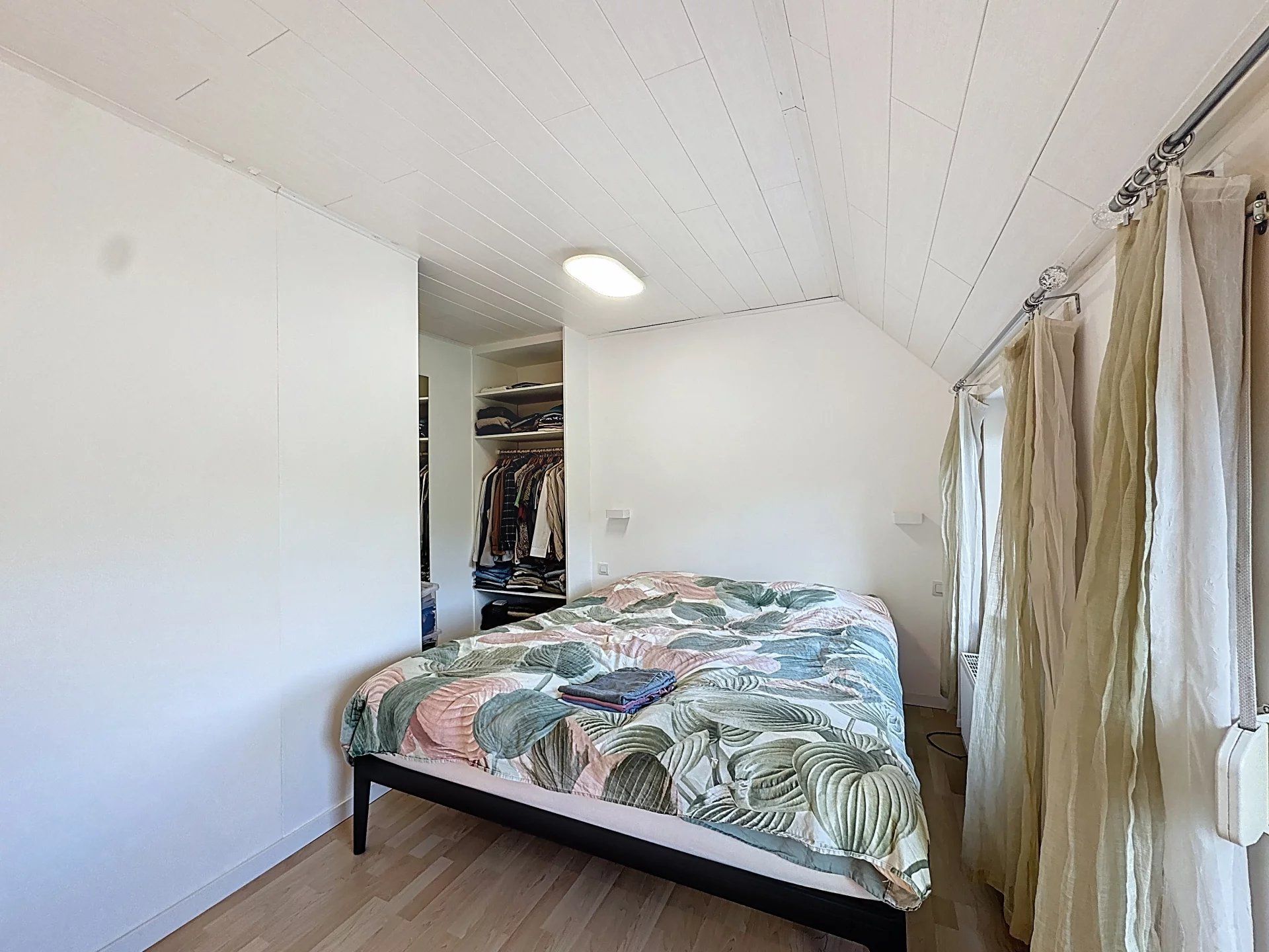 Moderne instapklare woning met 3 slaapkamers op mooi perceel foto 15
