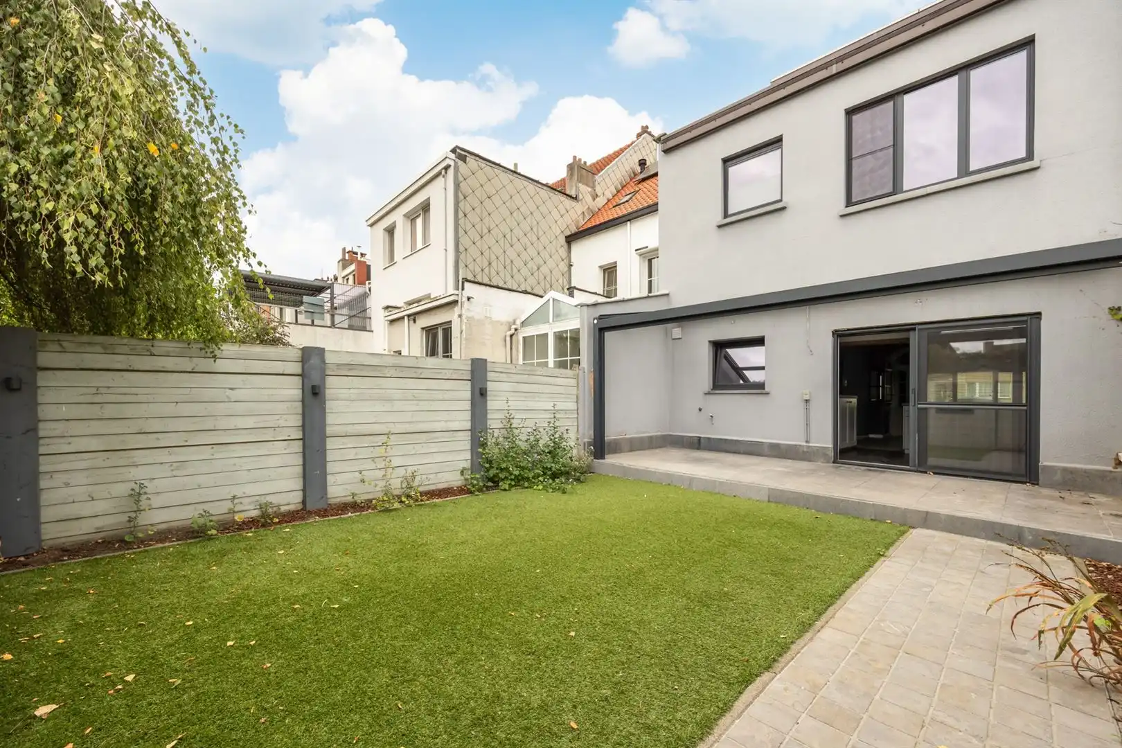 Ruim wonen in Merksem met tuin en terras foto 7