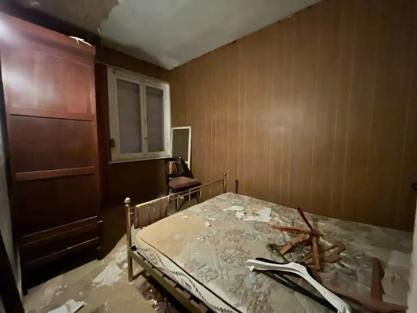 Te renoveren stadswoning met 4 slpk, koer en garage foto 19