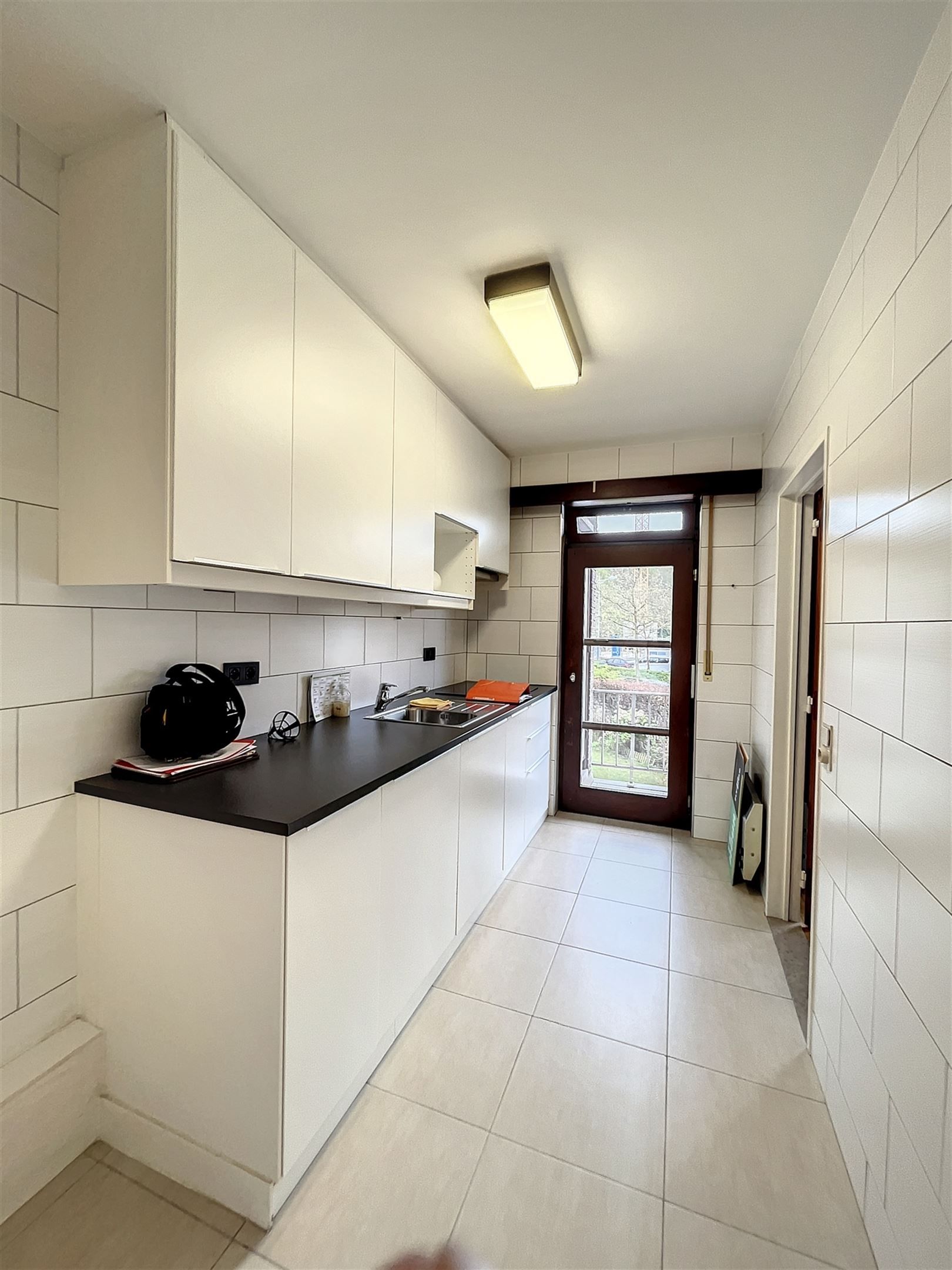 Centraal gelegen, instapklaar twee slaapkamer appartement foto 4