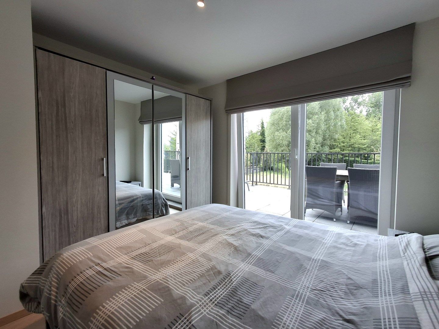 LICHTRIJK EN RUIM TWEE SLAAPKAMER APPARTEMENT MET ZONGERICHT TERRAS  foto 5