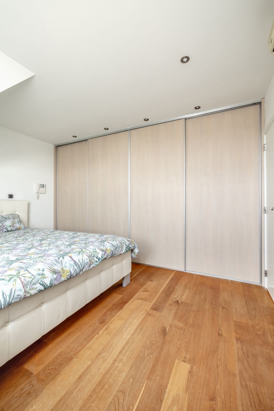 Ruim duplex-penthouse met 4 slpk, 2 (dak) terrassen en vrij uitzicht te Hoogstraten! foto 20