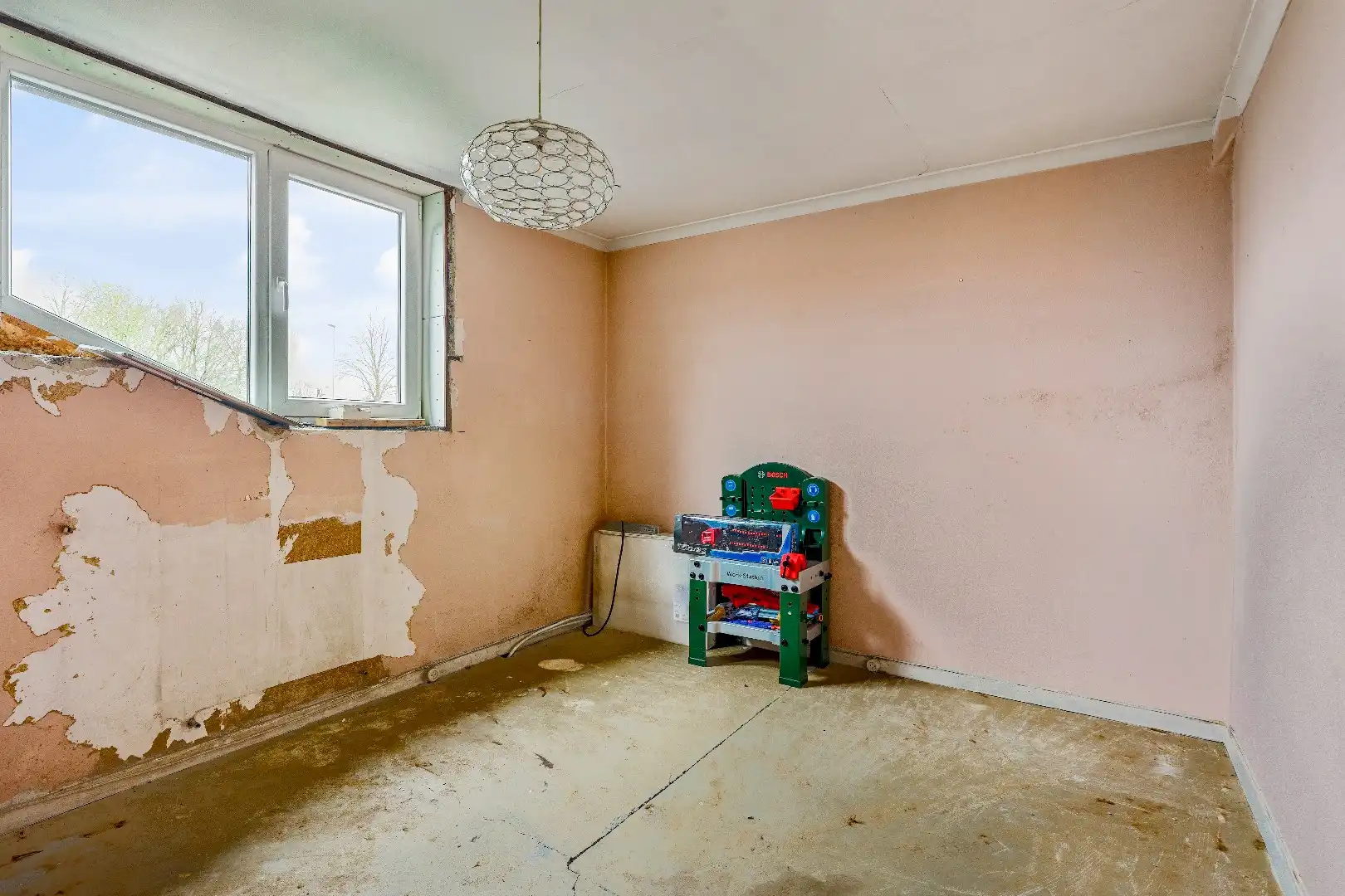 Op te knappen karakteristieke hoekwoning, 4 slpk, (EPC-label C) gelegen aan het Haspengouwse landschap. foto 34