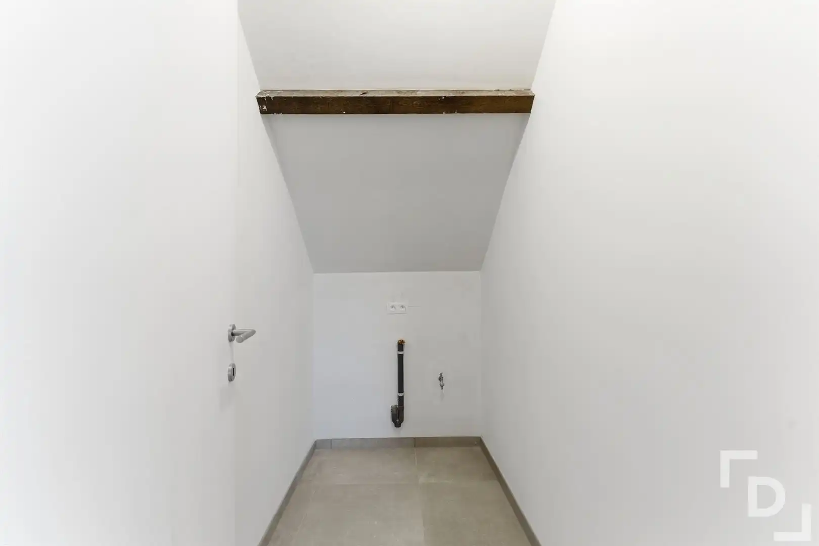 Nieuwbouwappartement met 2 terrassen te koop in centrum Ieper. foto 14