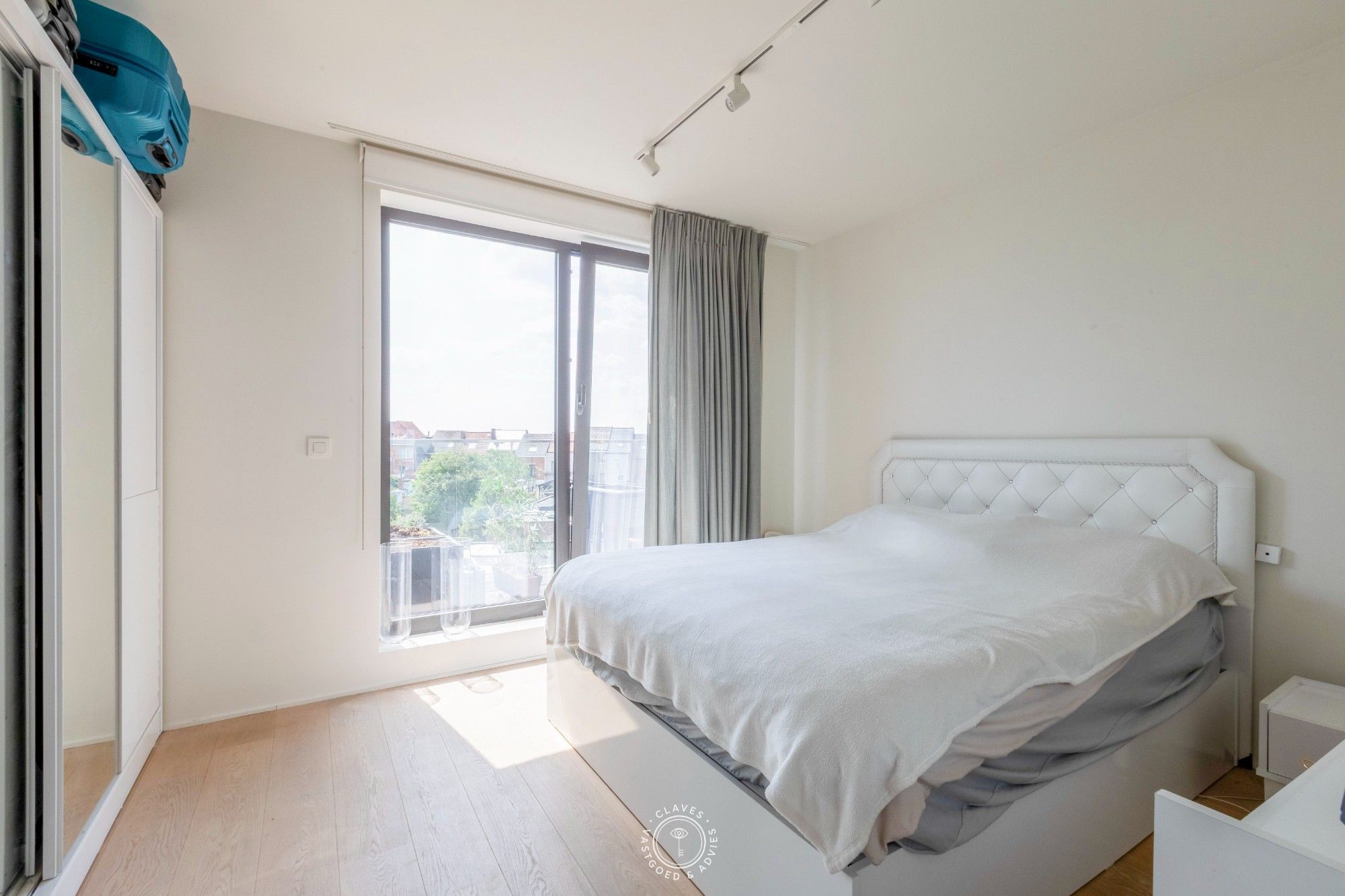 Stijlvol en lichtrijk appartement op toplocatie foto 14