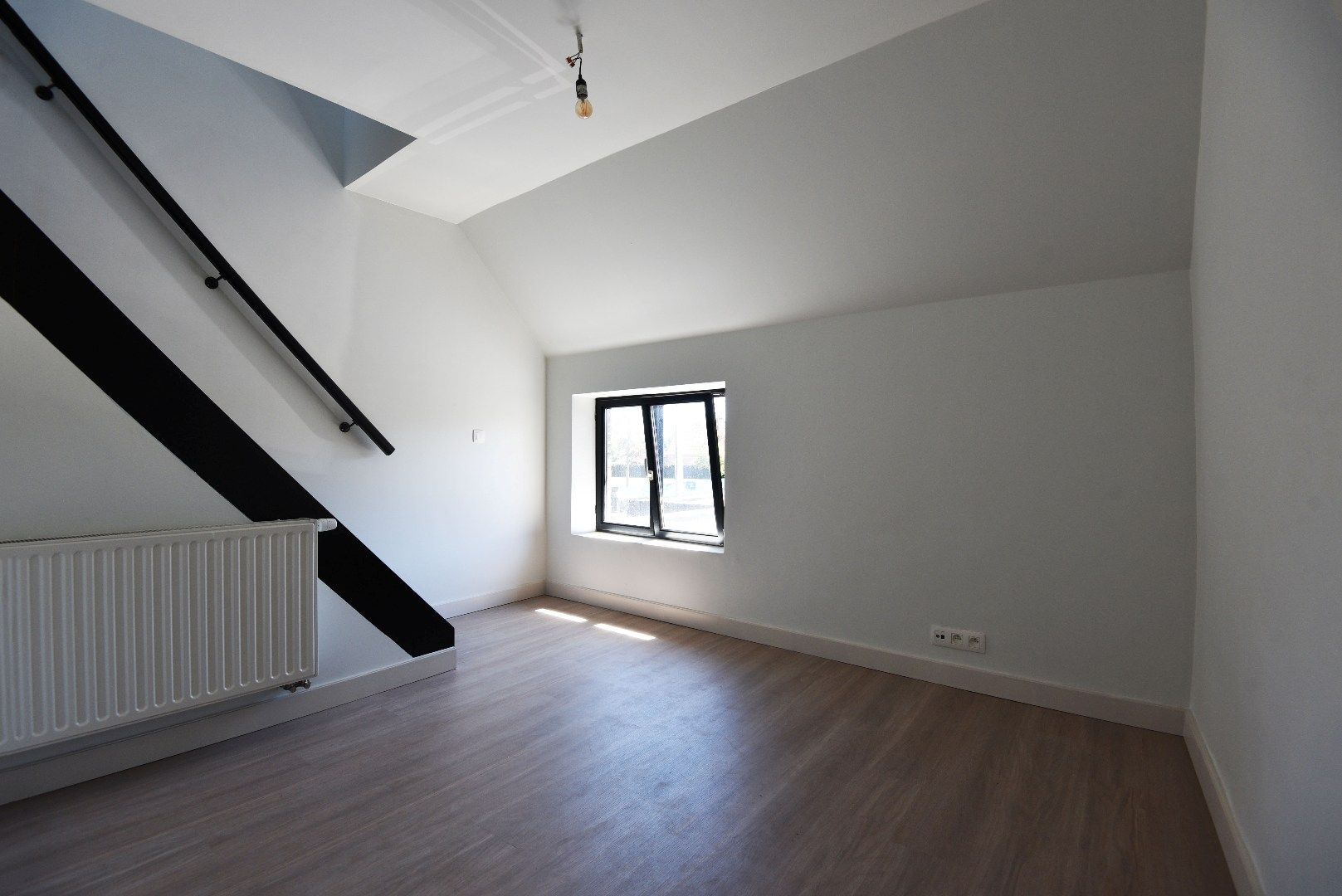 Gerenoveerde woning met 3 slaapkamers en tuin foto 12