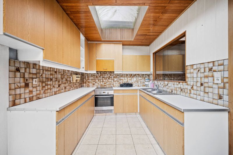 Ruime woning van 260m² op 4a25ca met 4 slaapkamers foto 9