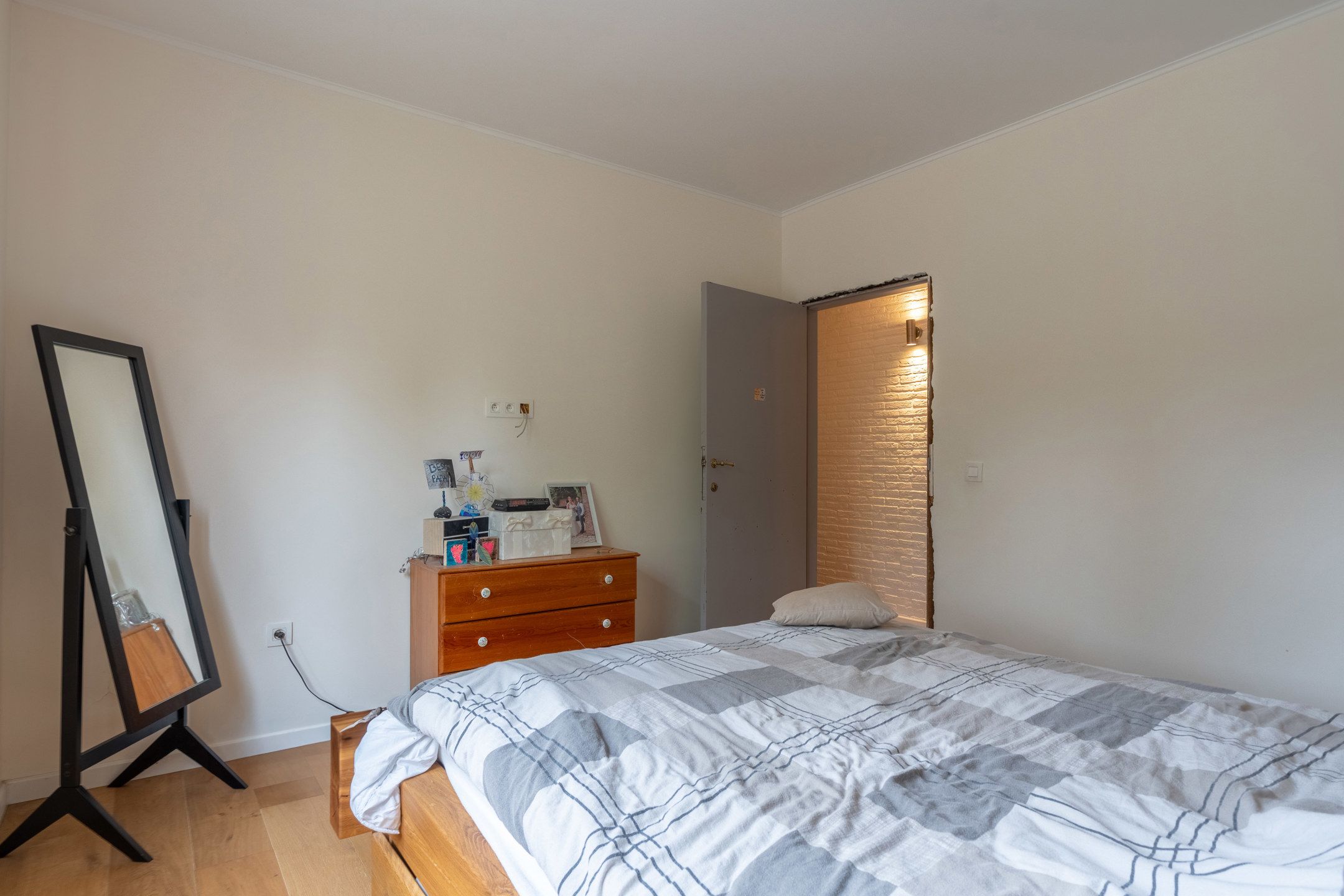Ruime villa met 5/6 slpks op een perceel van 1.765 m²  foto 18