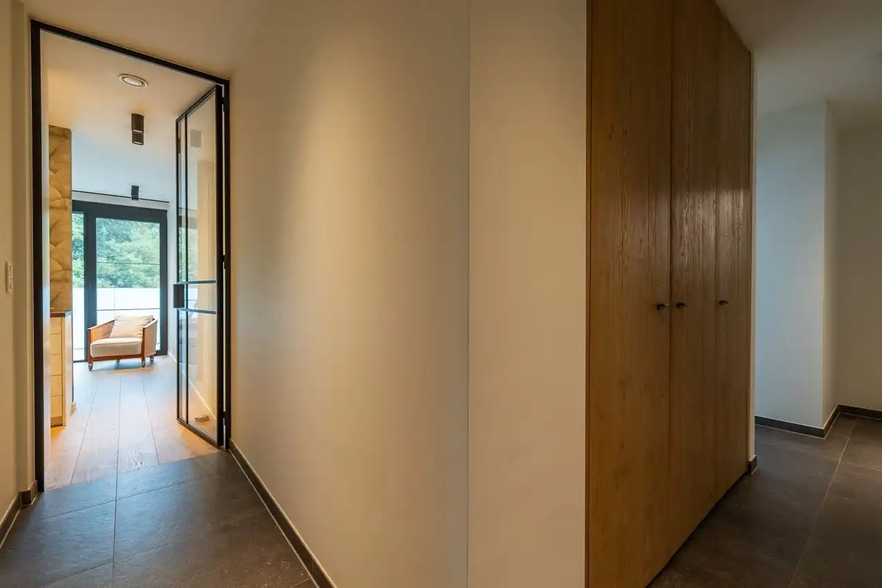 Gemeubelde penthouse met 2 slpk, ruim terras en autostaanplaats foto 14